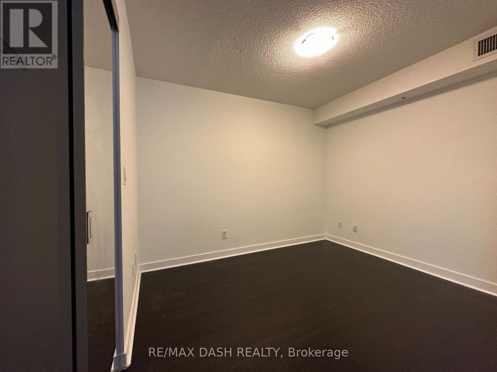 #512 -295 ADELAIDE ST W, #512