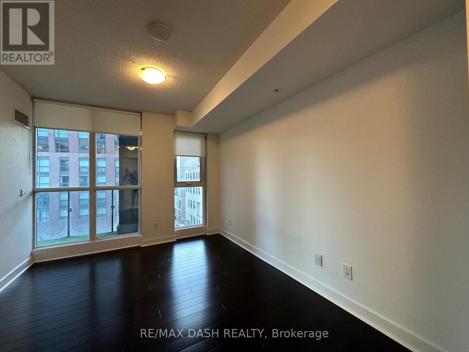 #512 -295 ADELAIDE ST W, #512
