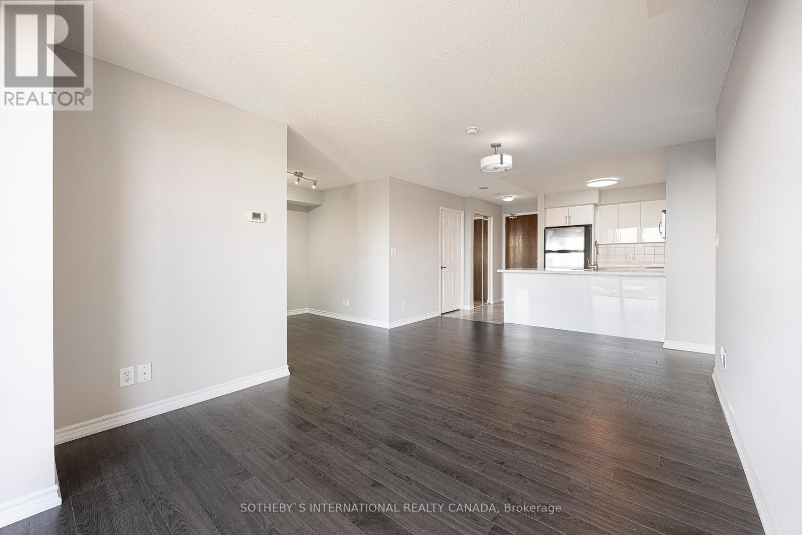 #822 -35 HOLLYWOOD AVE, #822