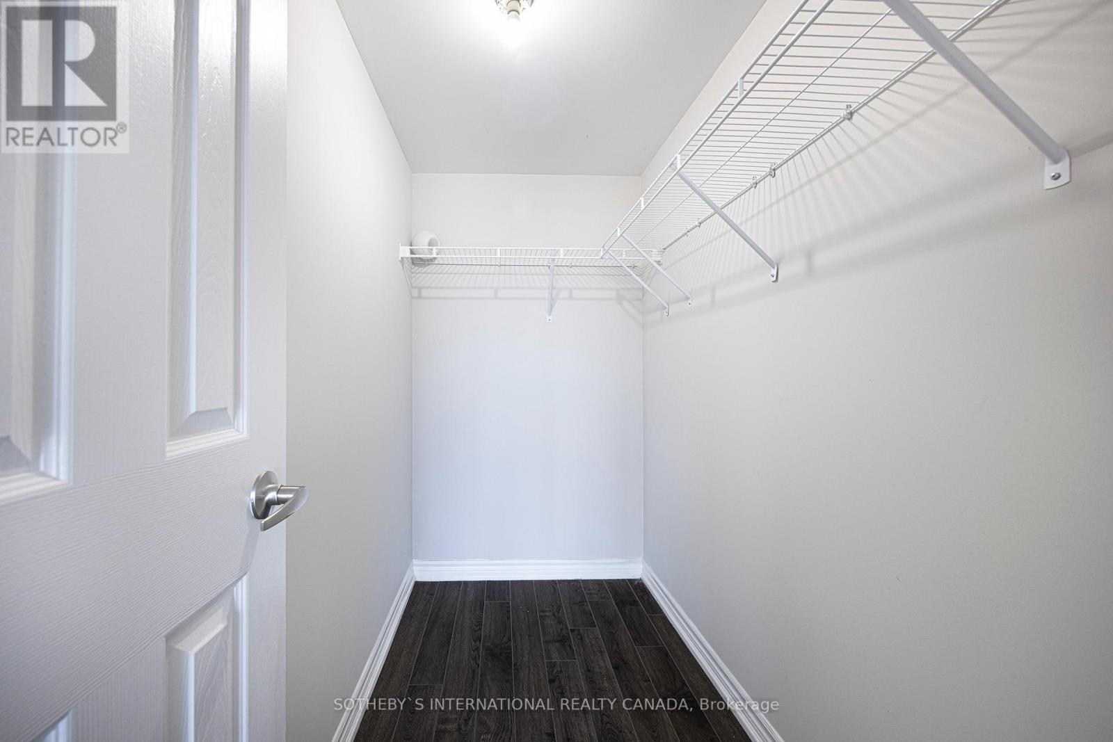 #822 -35 HOLLYWOOD AVE, #822