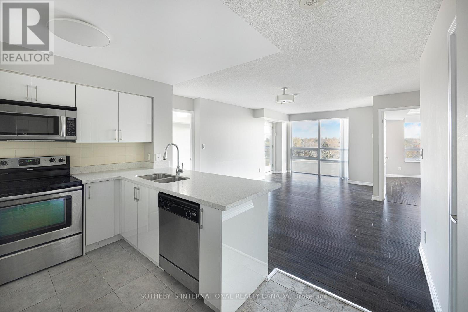 #822 -35 HOLLYWOOD AVE, #822