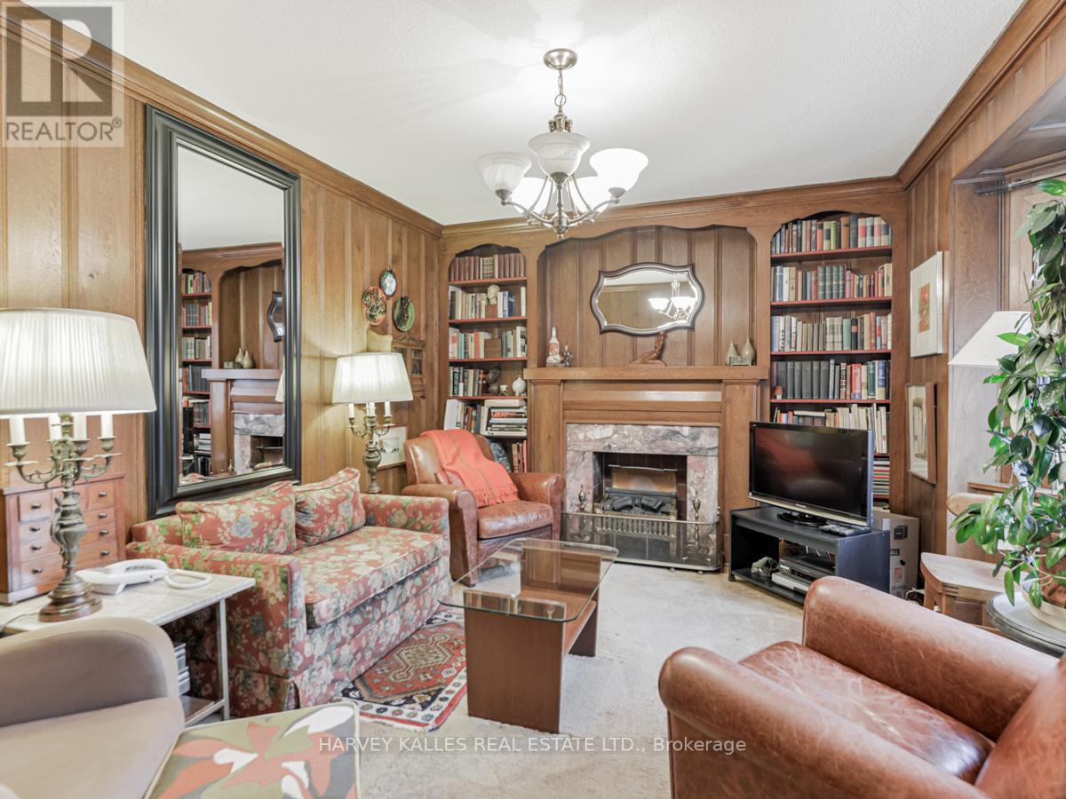16 SILVERWOOD AVE