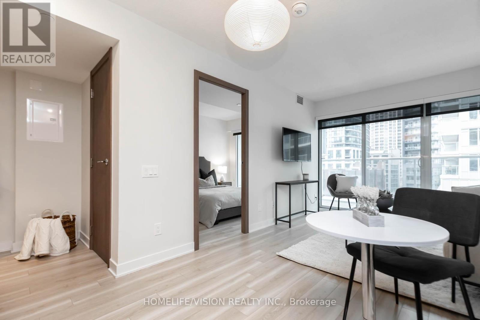 #603 -17 BATHURST ST, #603