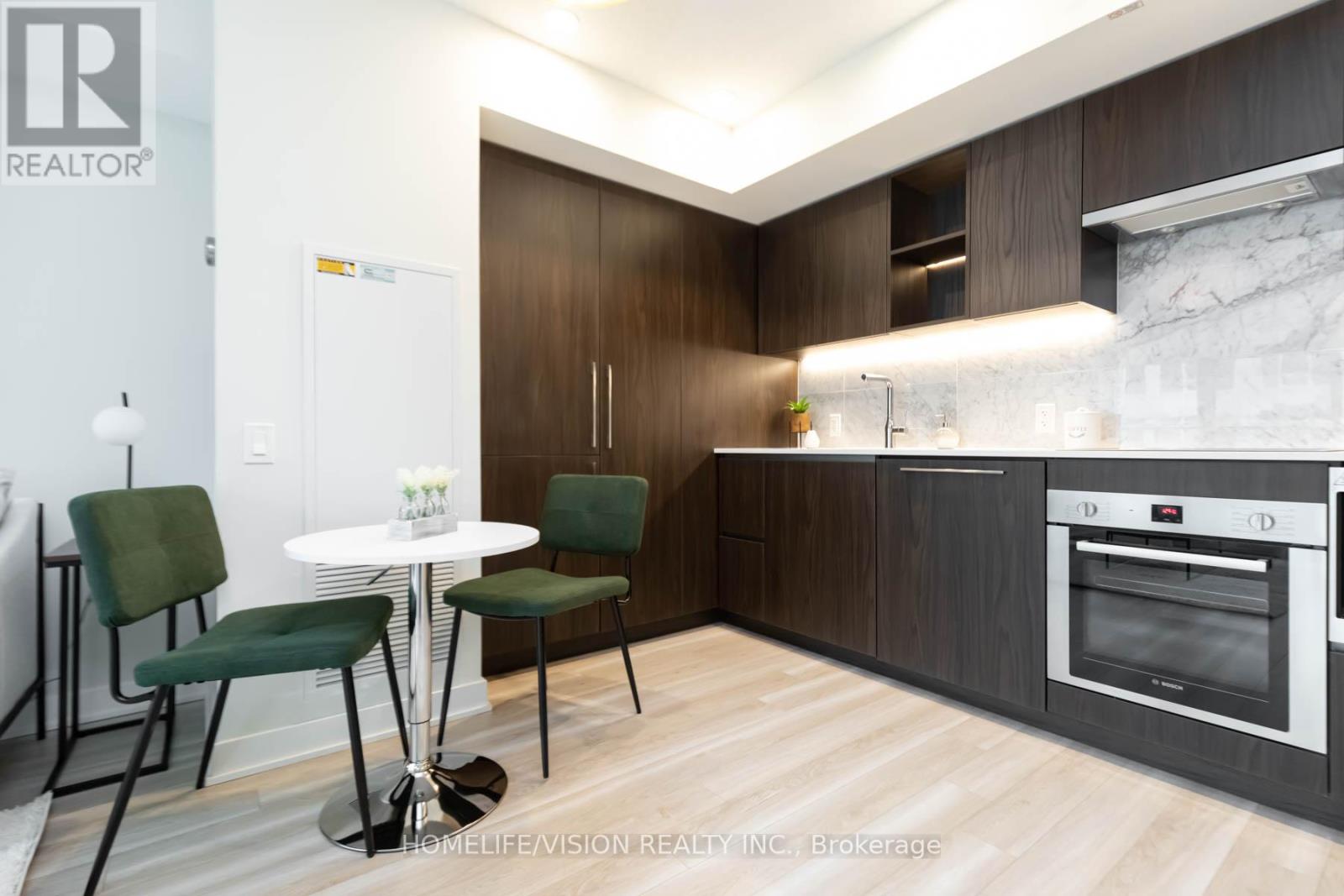 #603 -17 BATHURST ST, #603