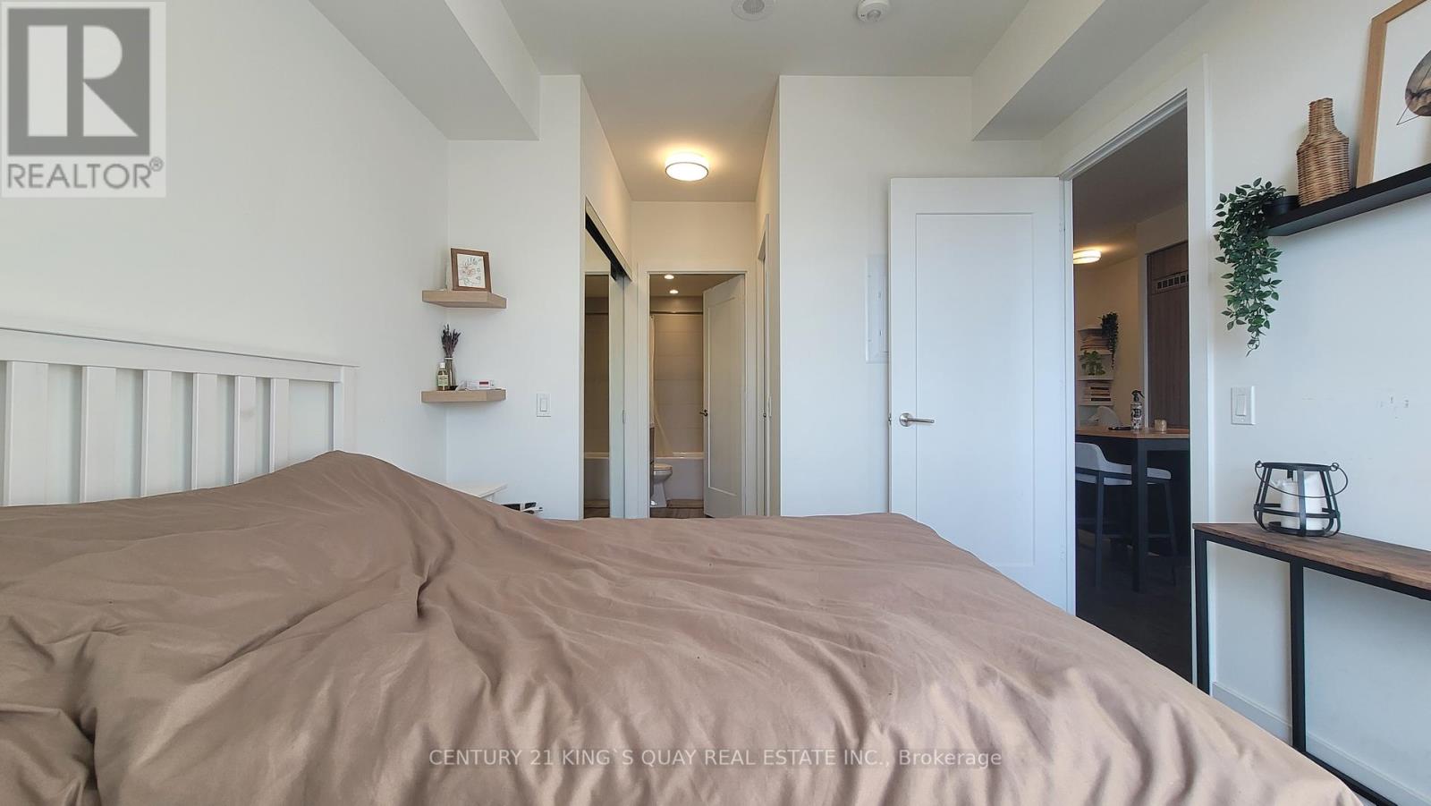 #1116 -80 VANAULEY ST, #1116