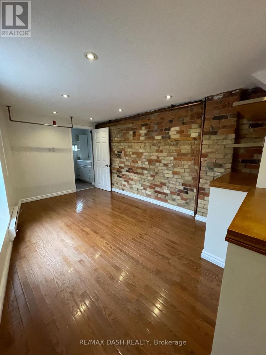 #2ND FL -120 SHERBOURNE ST, #2nd Fl