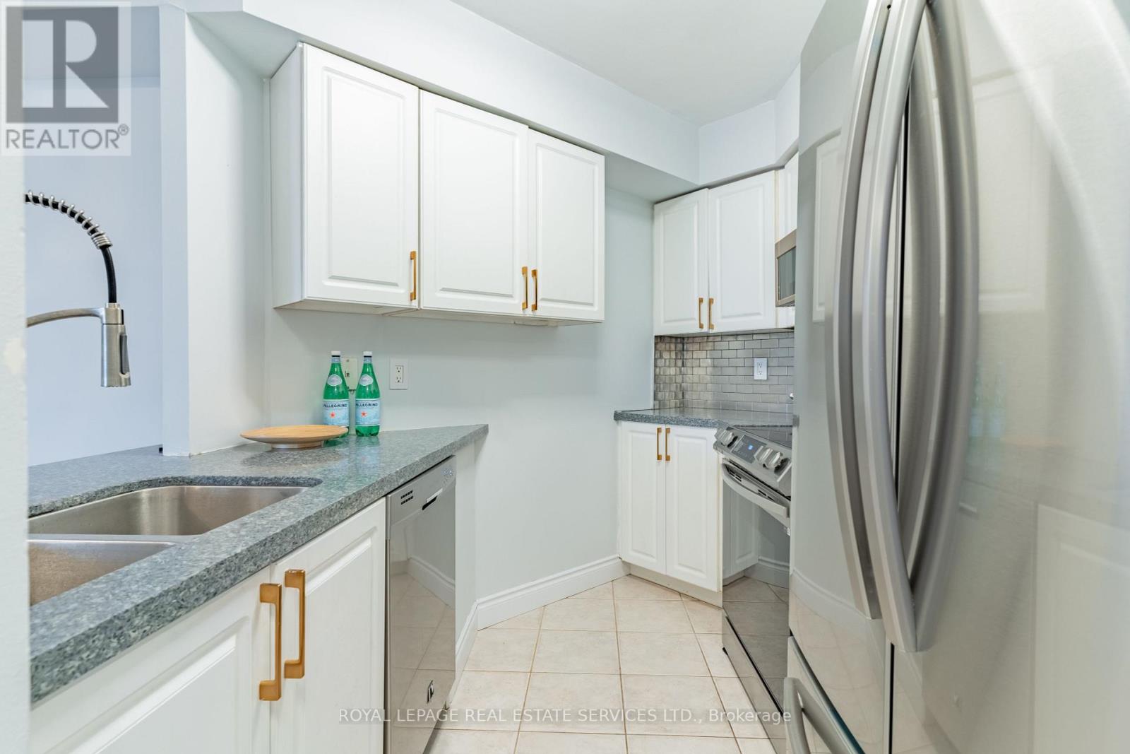 #2715 -33 EMPRESS AVE, #2715