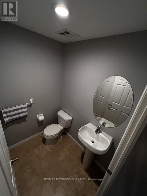 #202 -761 BAY ST, #202