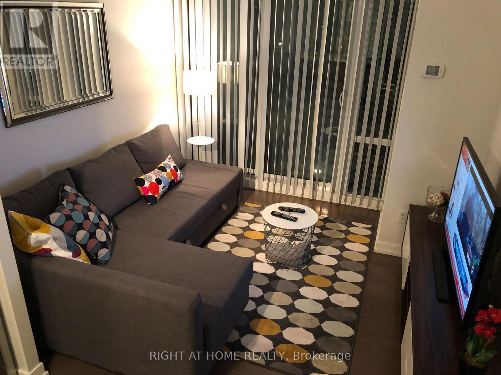 #205 -170 FORT YORK BLVD, #205