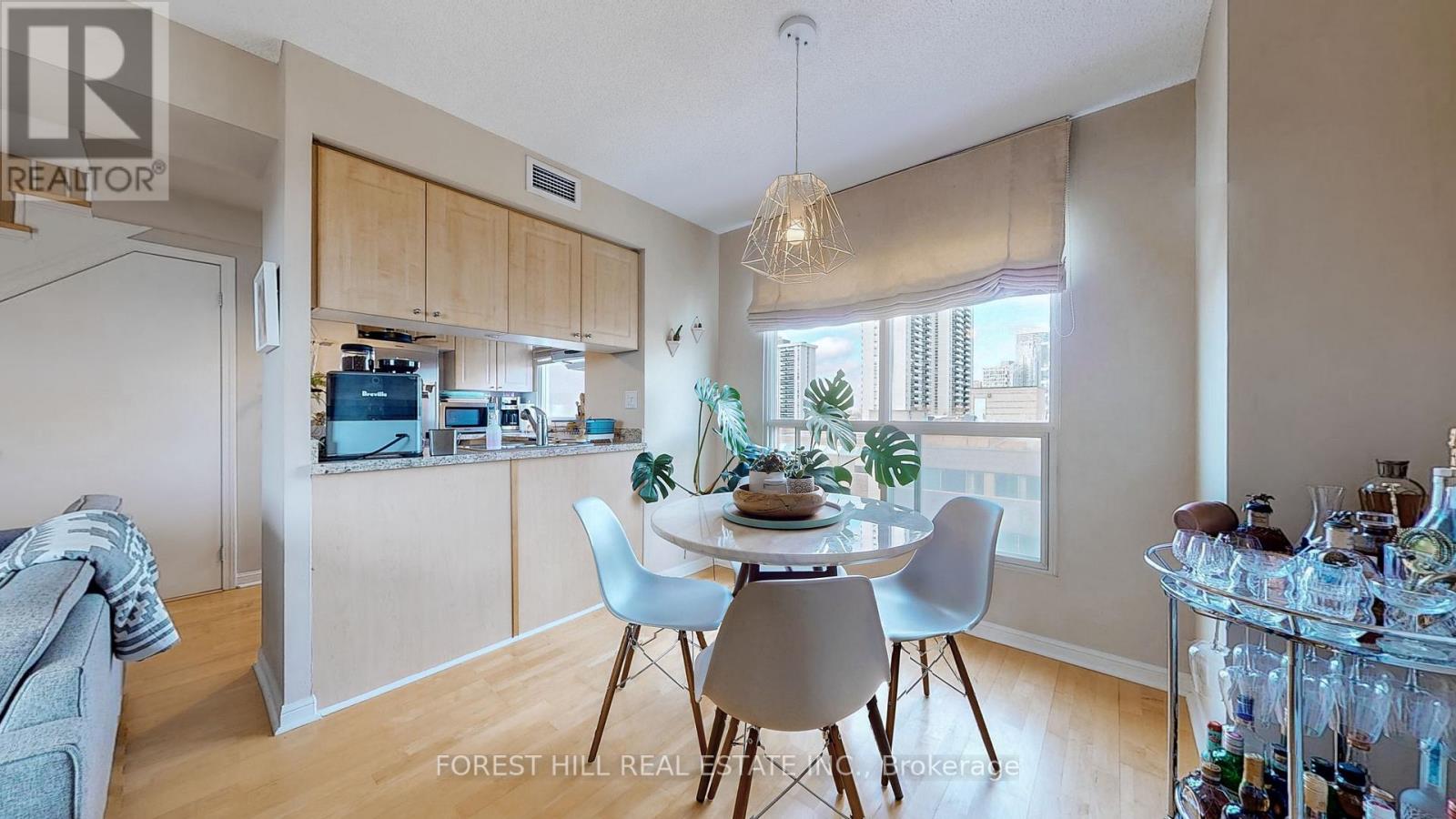 #806 -119 MERTON ST, #806