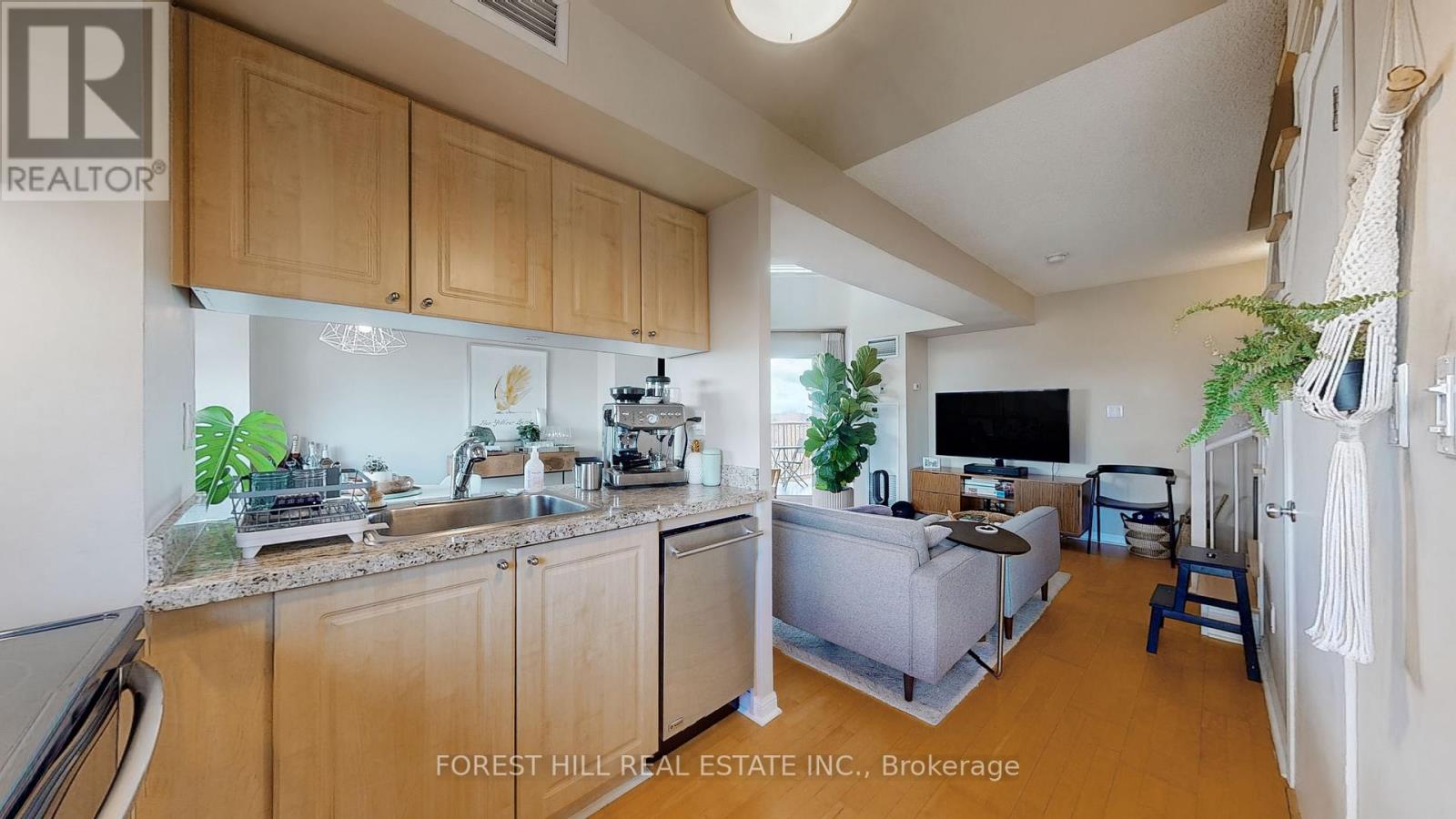 #806 -119 MERTON ST, #806