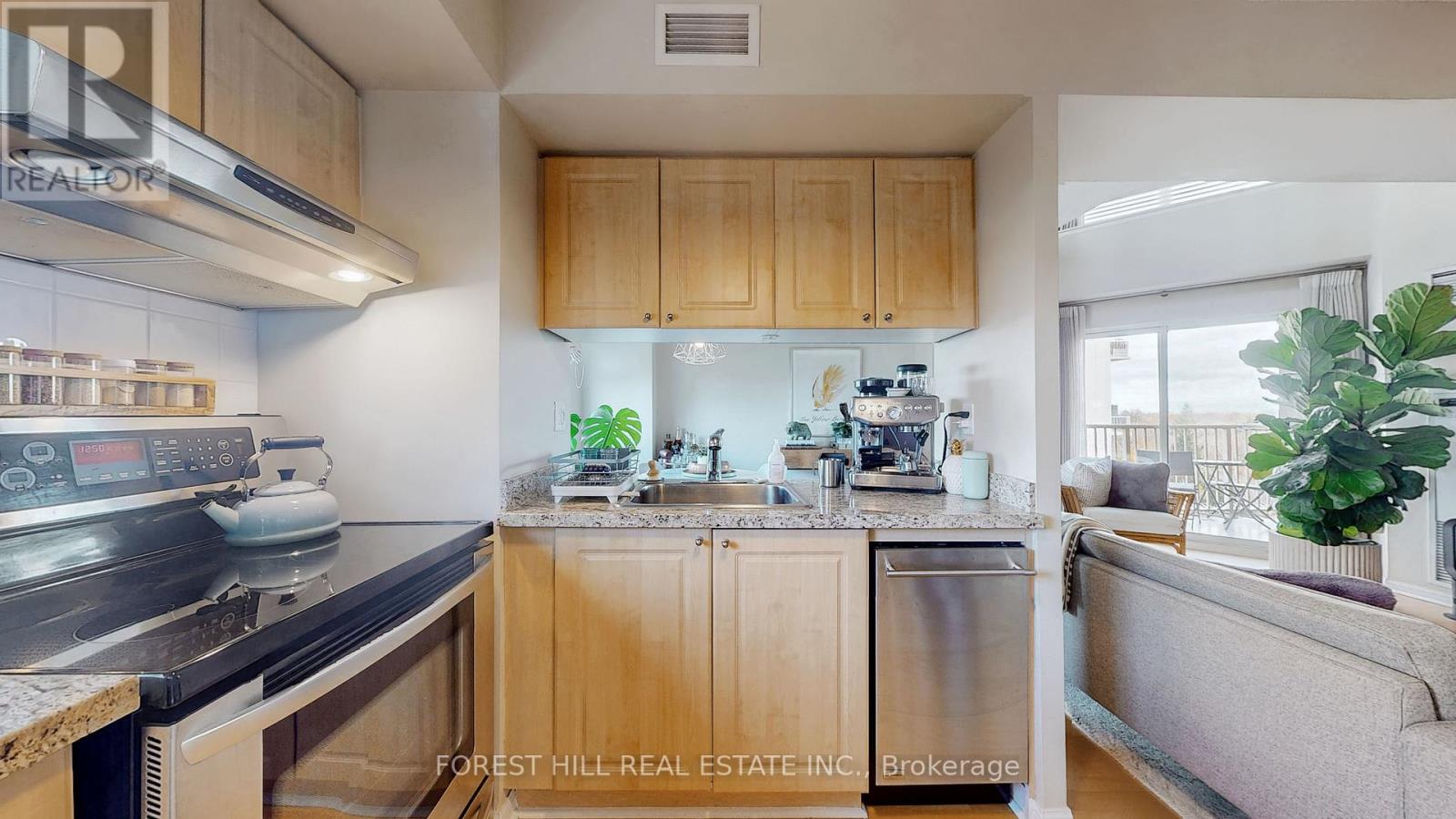 #806 -119 MERTON ST, #806