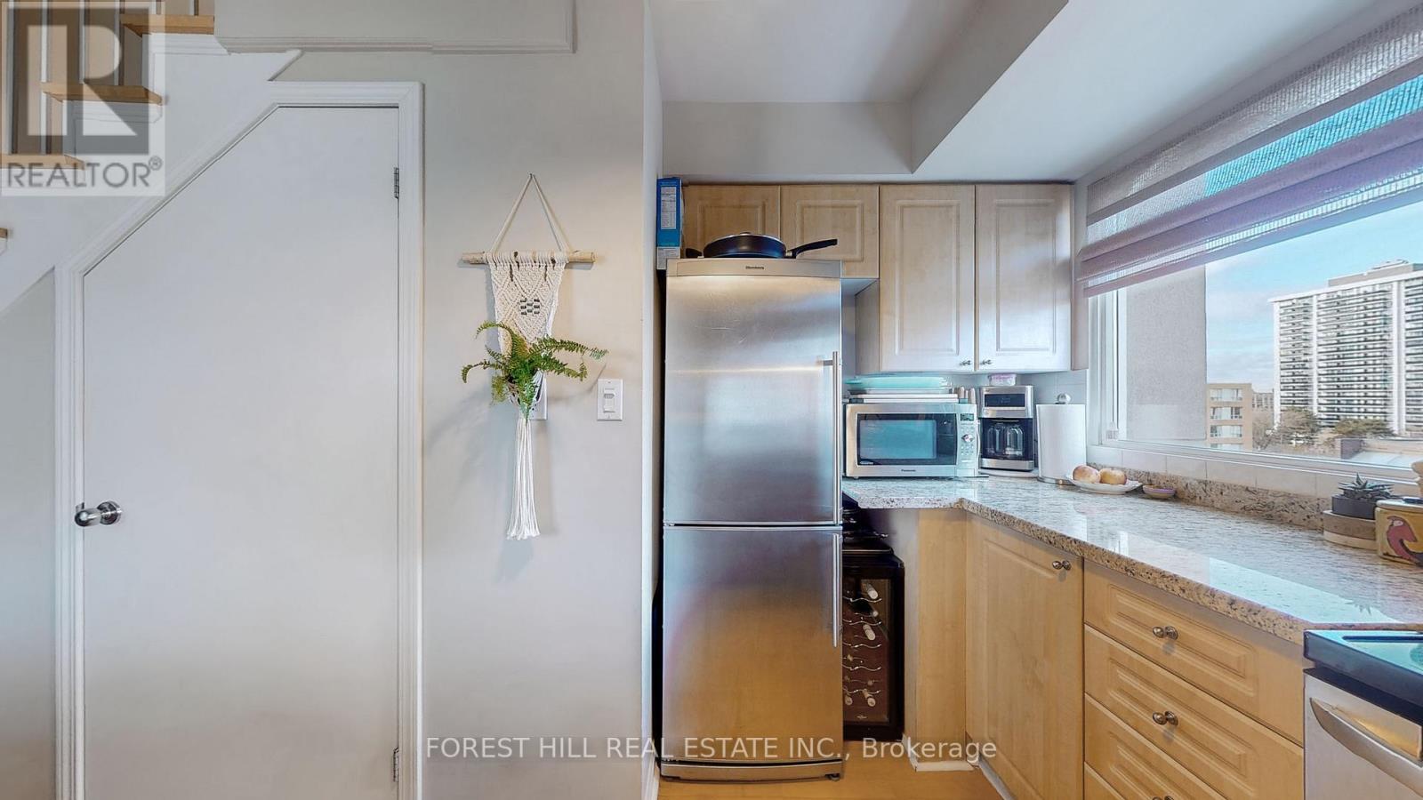 #806 -119 MERTON ST, #806