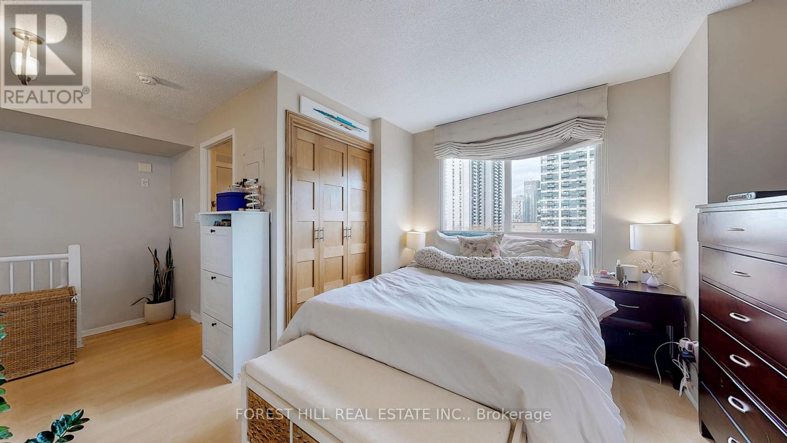 #806 -119 MERTON ST, #806