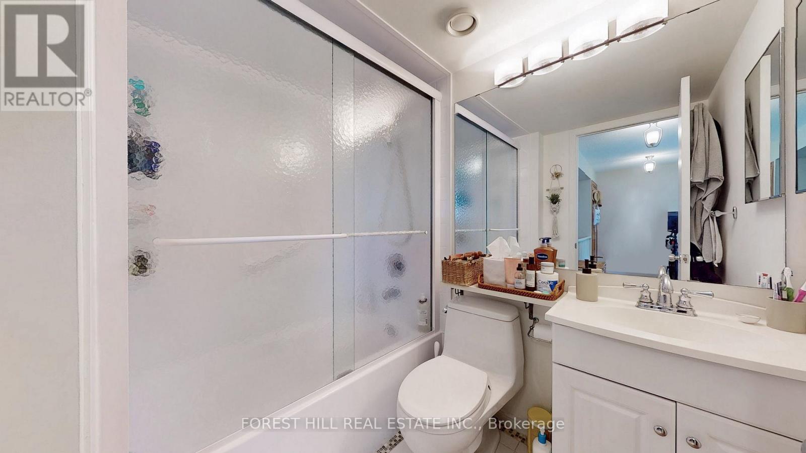 #806 -119 MERTON ST, #806