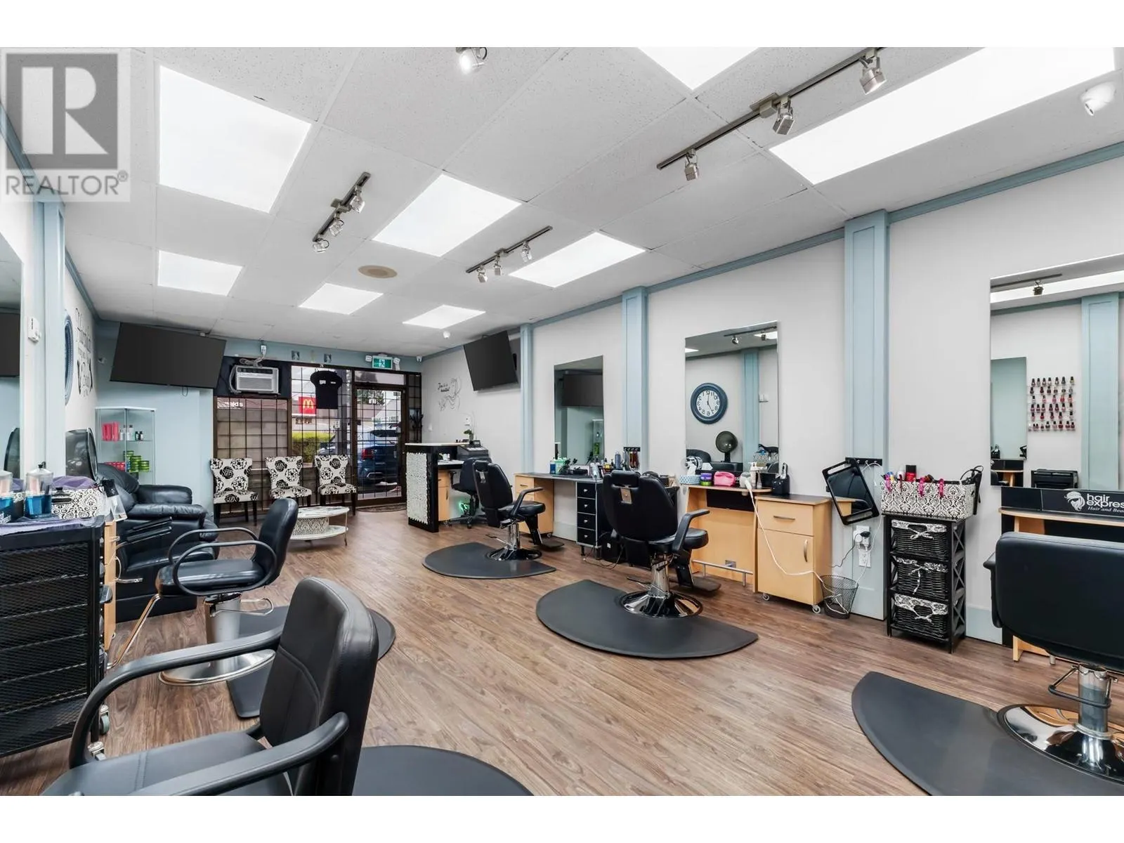 22752 LOUGHEED HIGHWAY
