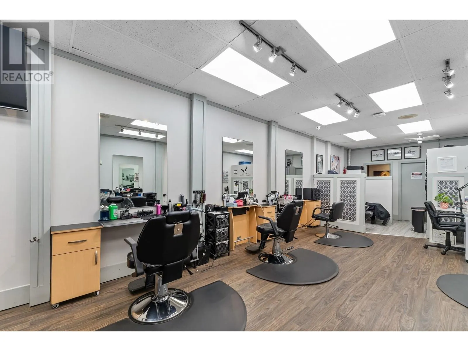 22752 LOUGHEED HIGHWAY