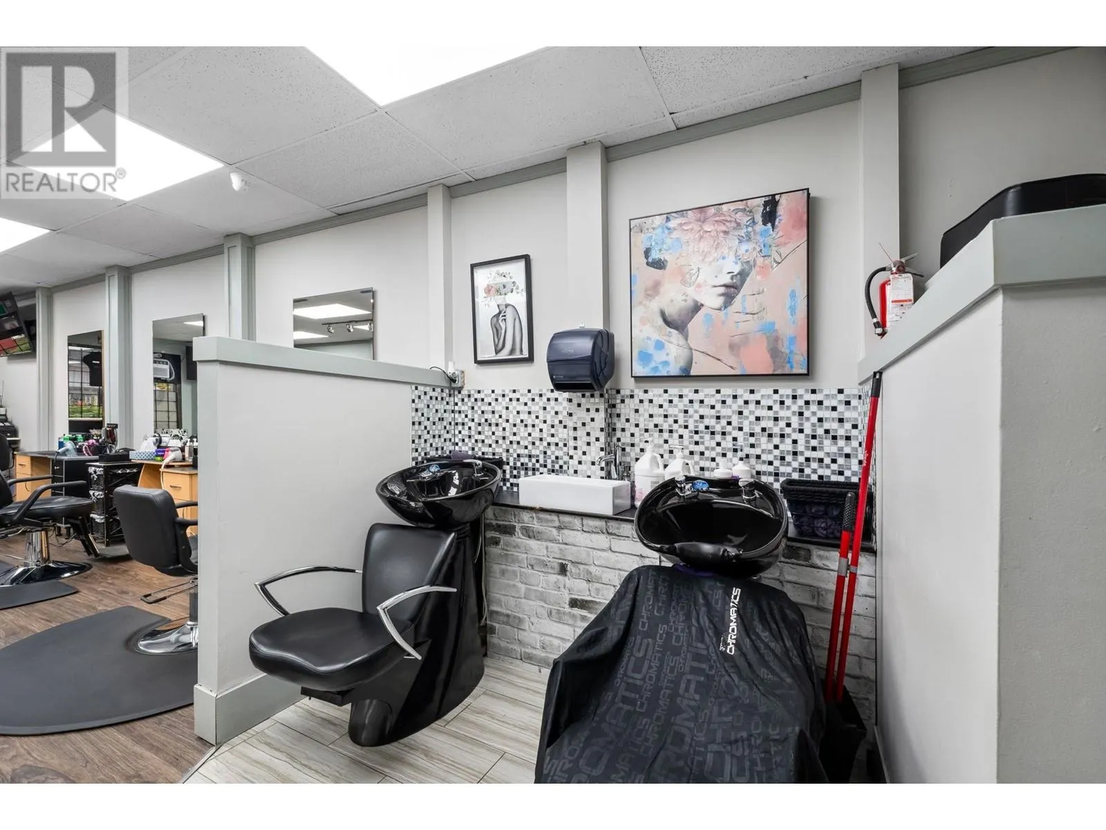 22752 LOUGHEED HIGHWAY