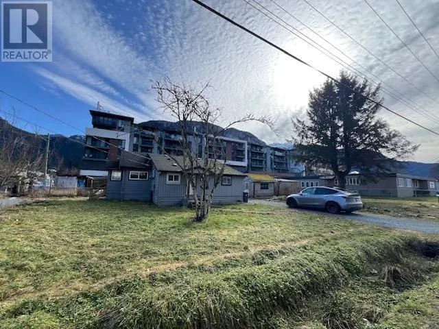 1358 1366 MAIN STREET