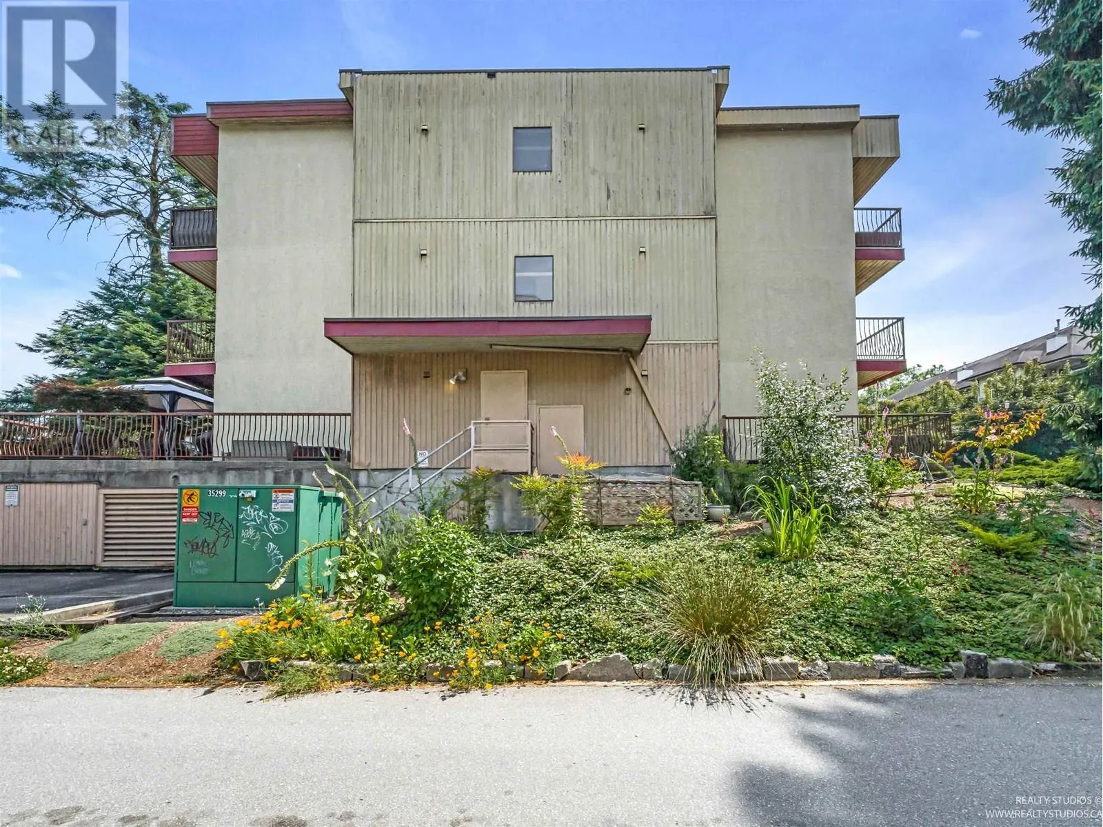 2275 ATKINS AVENUE