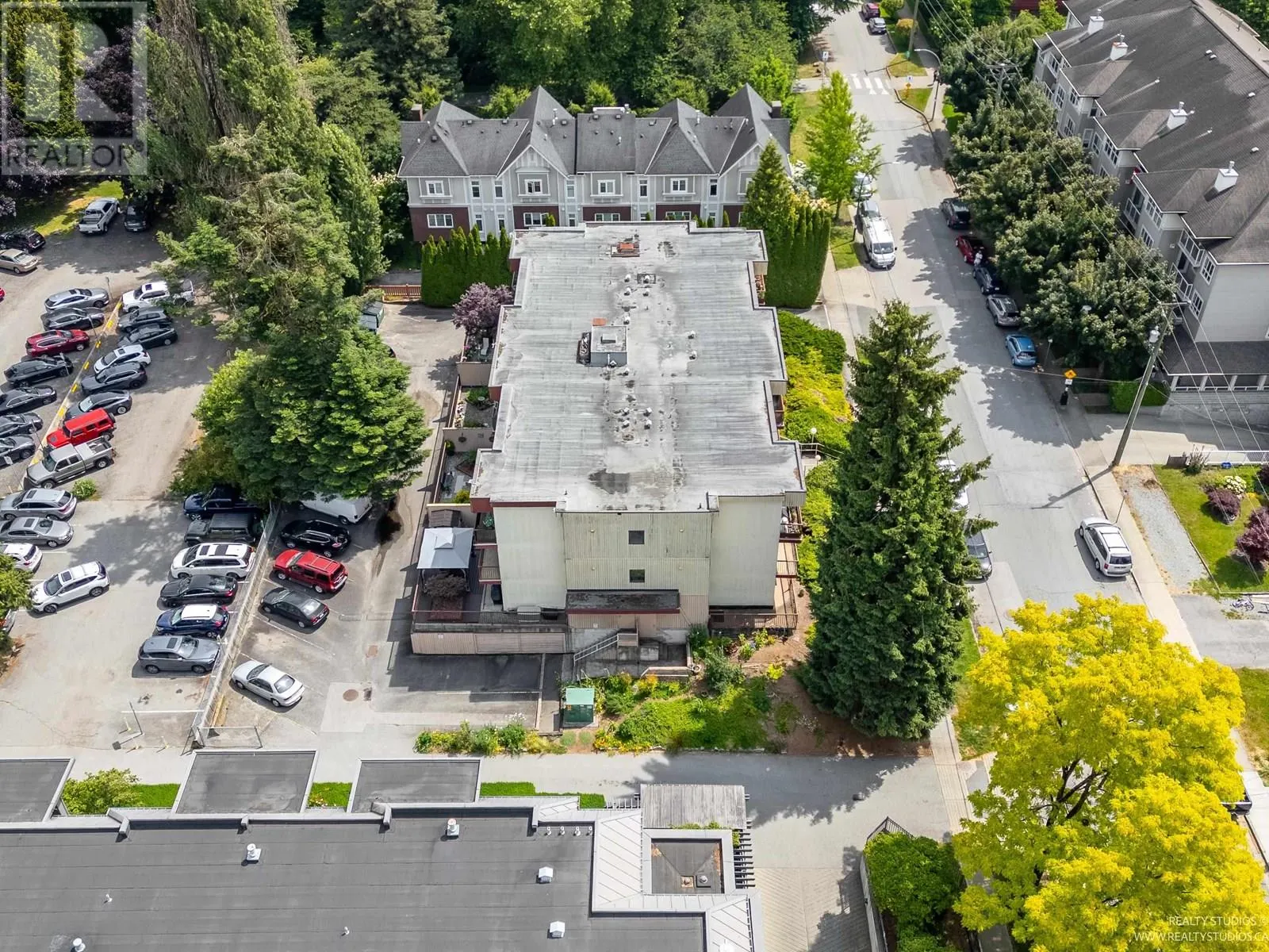 2275 ATKINS AVENUE