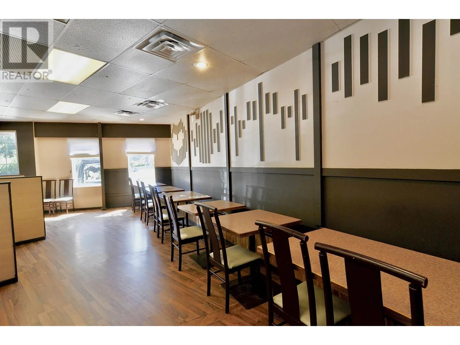 2579 LOUGHEED HIGHWAY