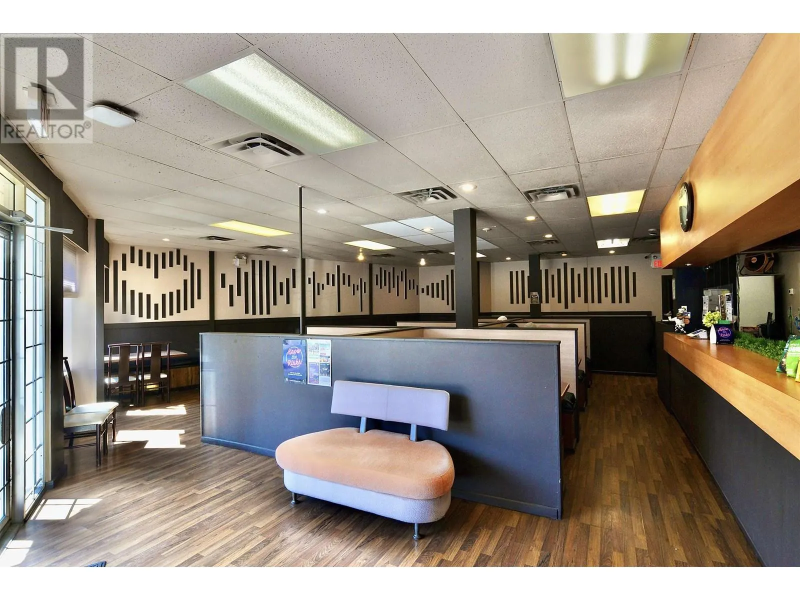 2579 LOUGHEED HIGHWAY