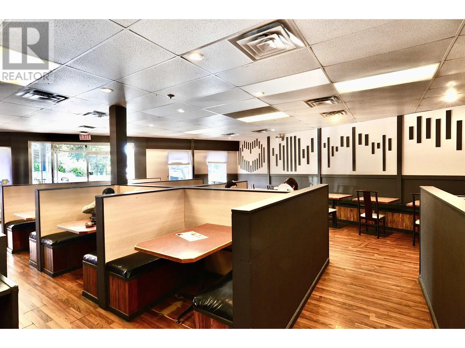 2579 LOUGHEED HIGHWAY