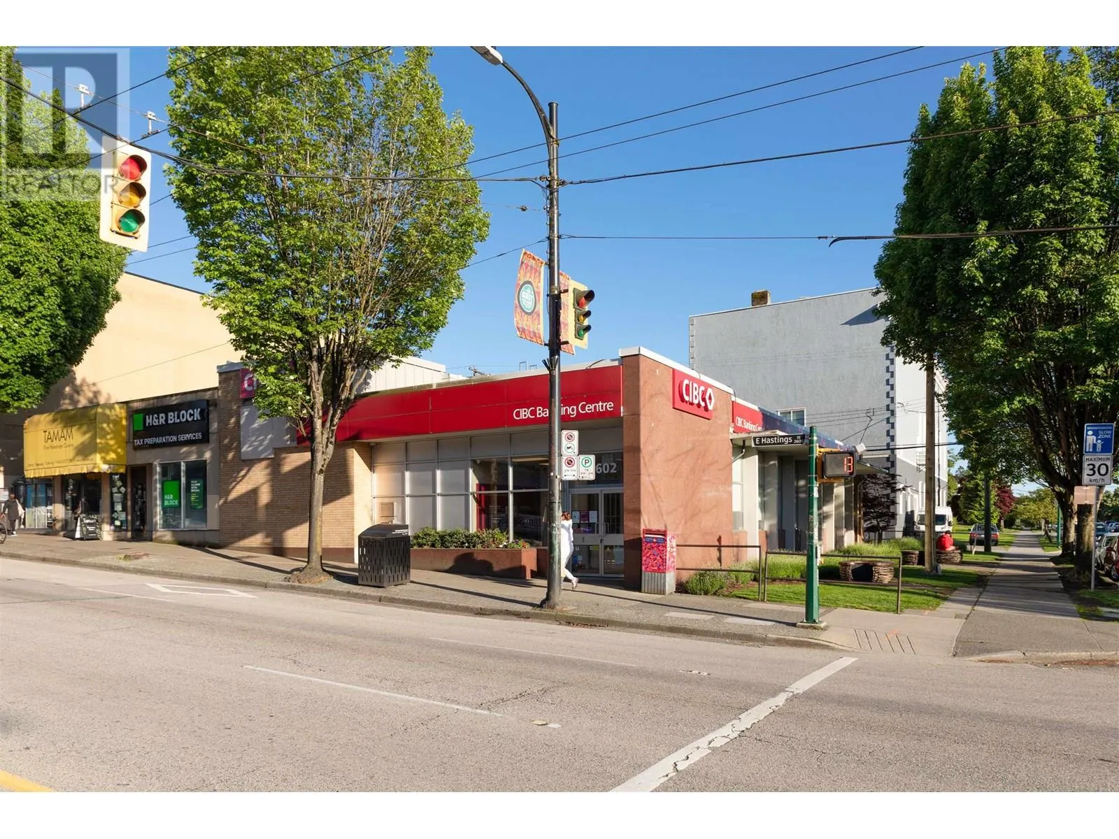 2602 E HASTINGS STREET