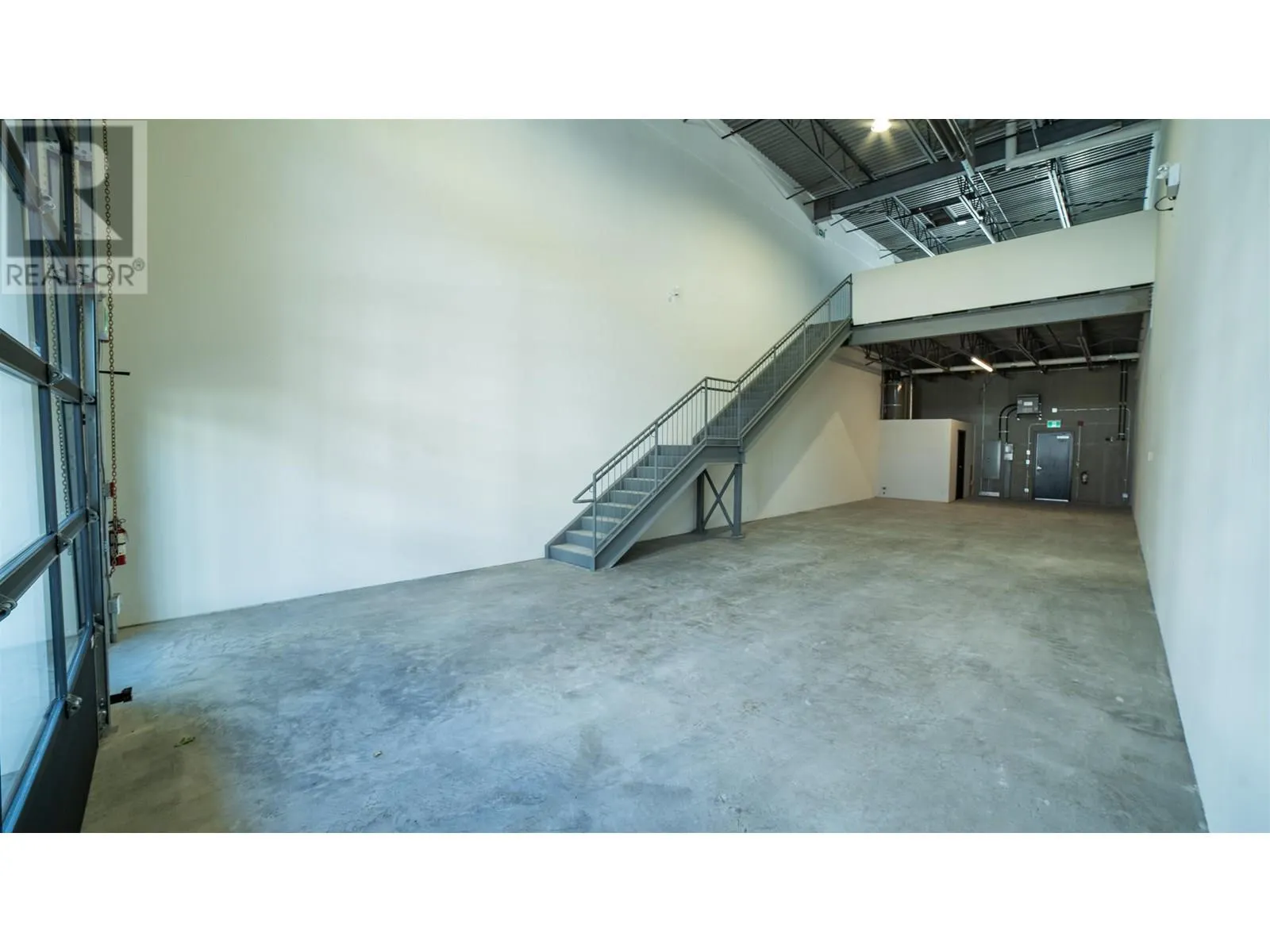 16 7342 INDUSTRIAL WAY