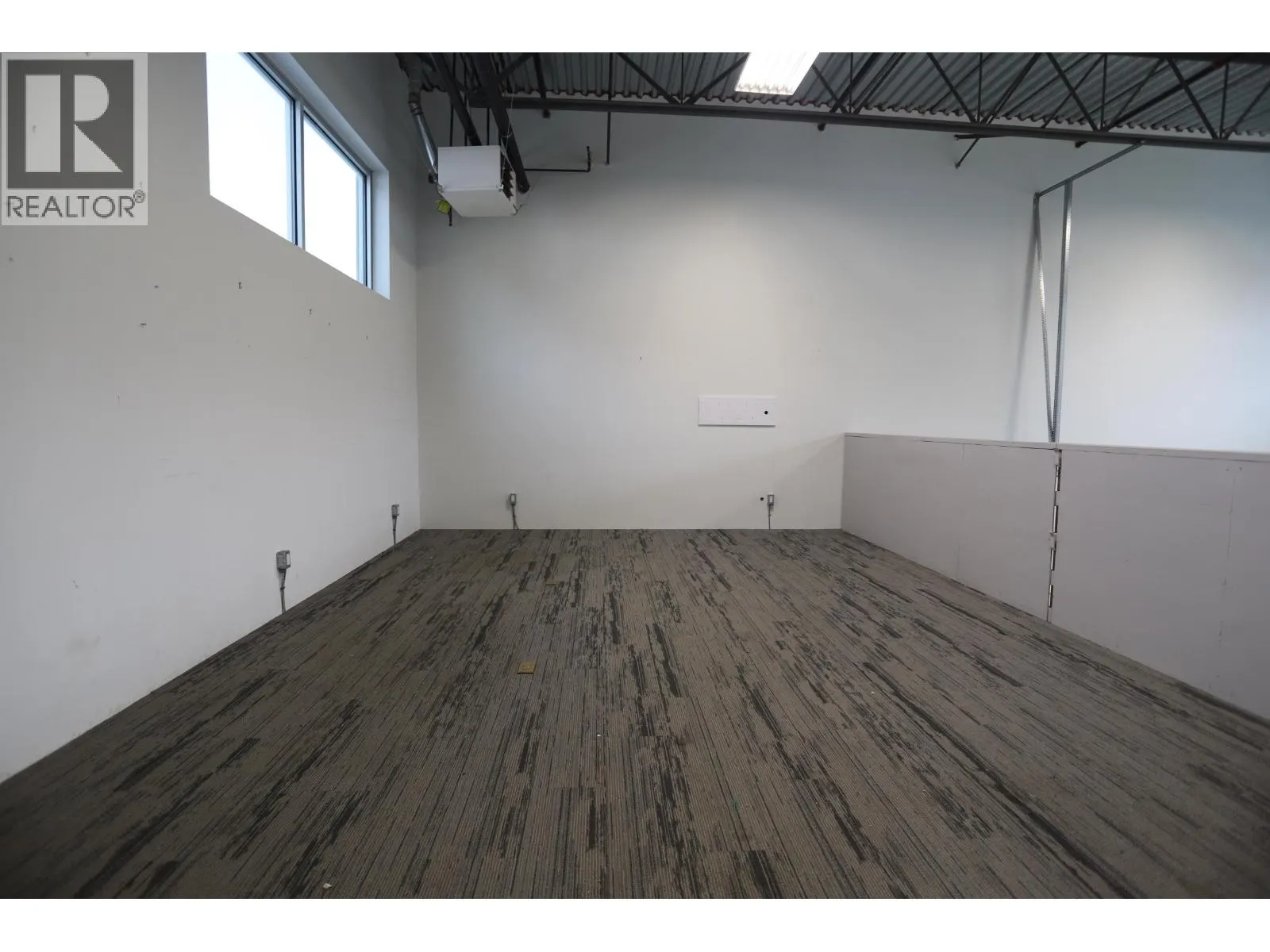 110 39279 QUEENS WAY