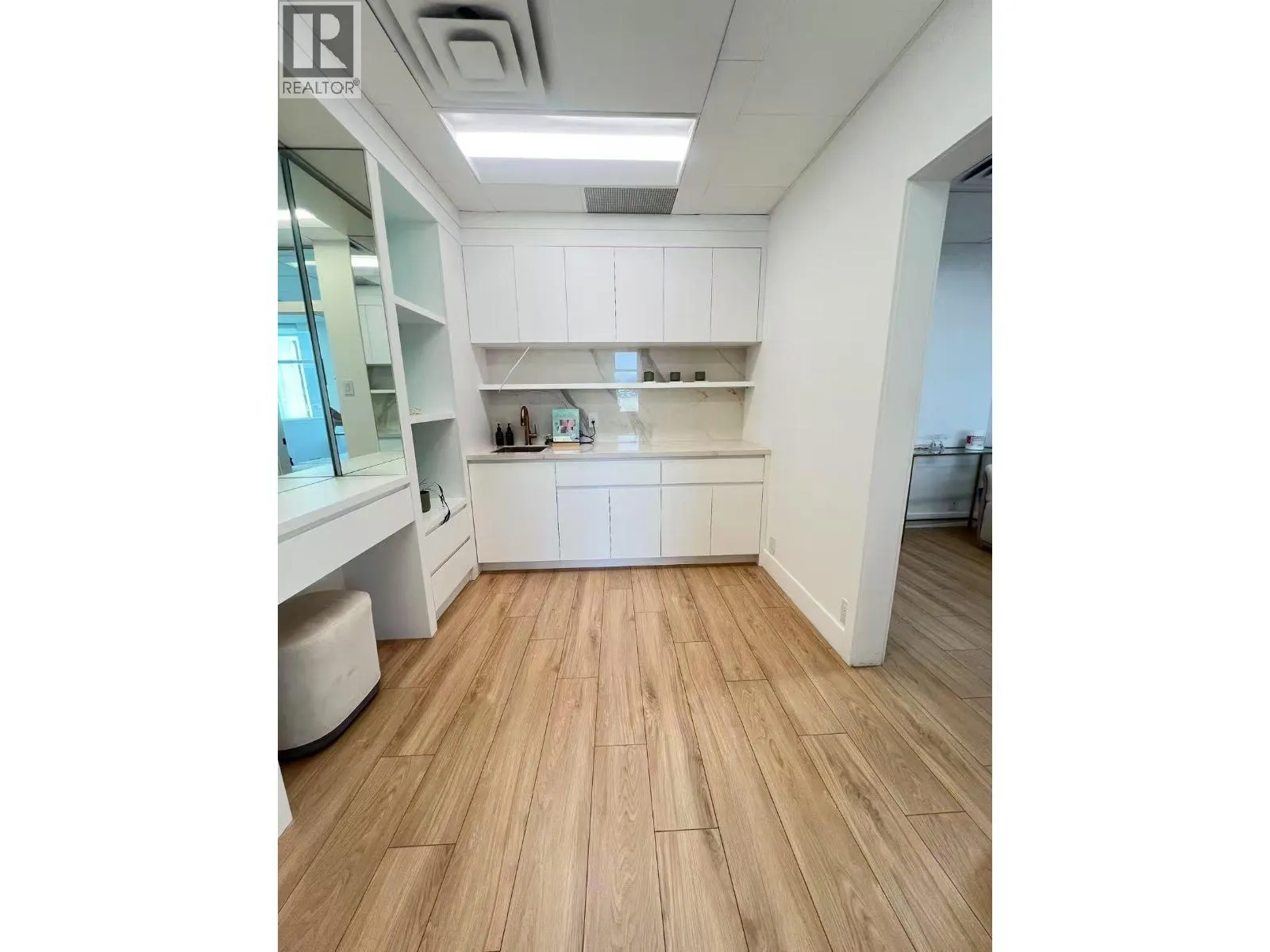 1407A 750 W BROADWAY