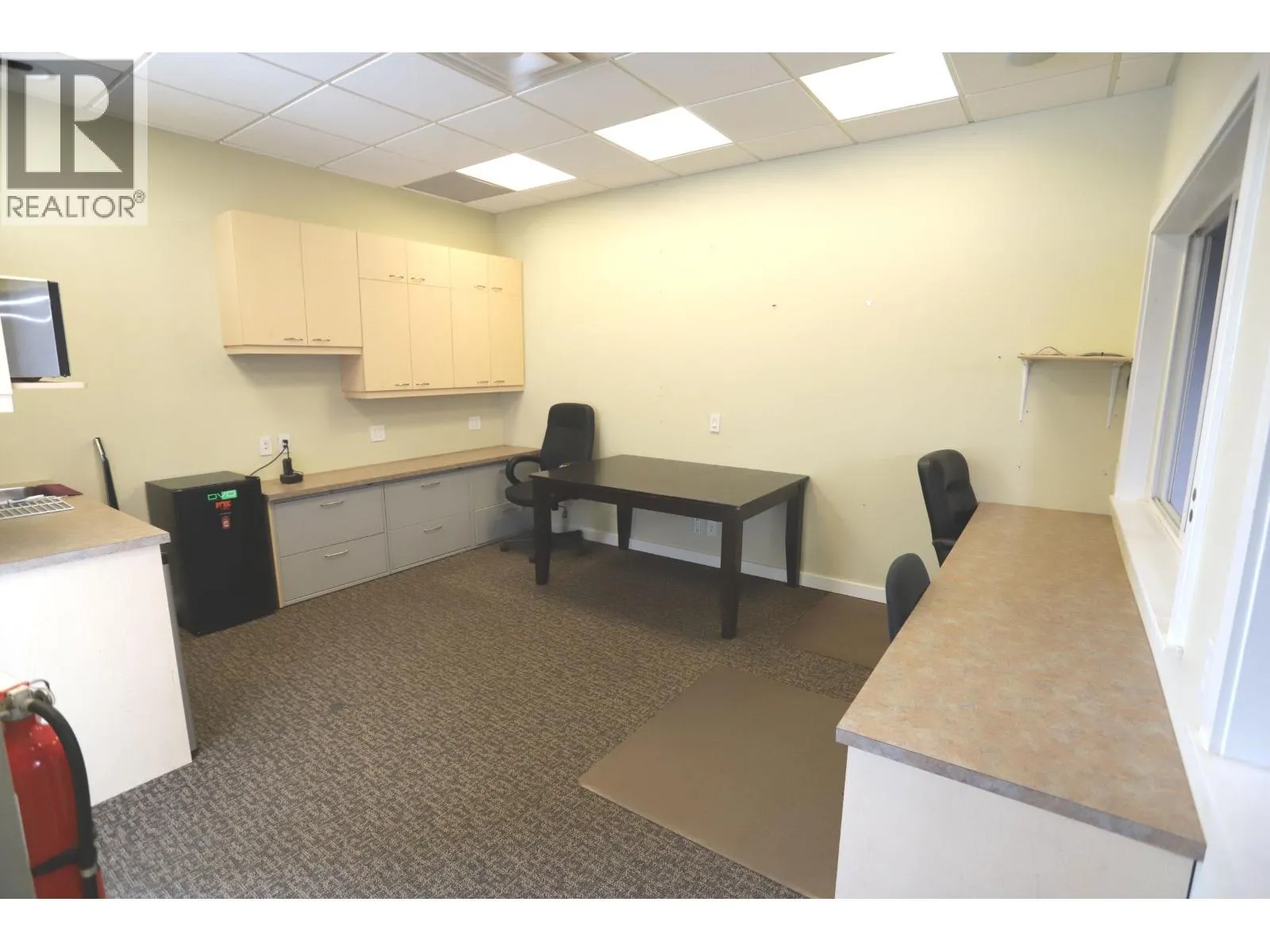 12 38927 QUEENS WAY