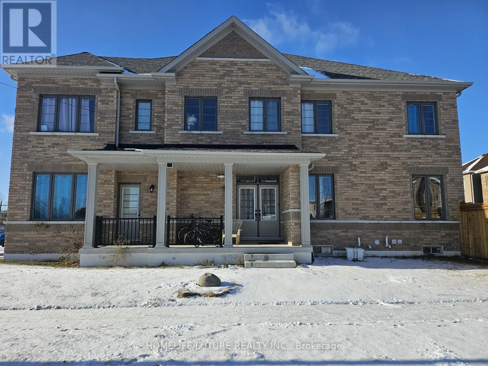 2 LITTLEWOOD DRIVE