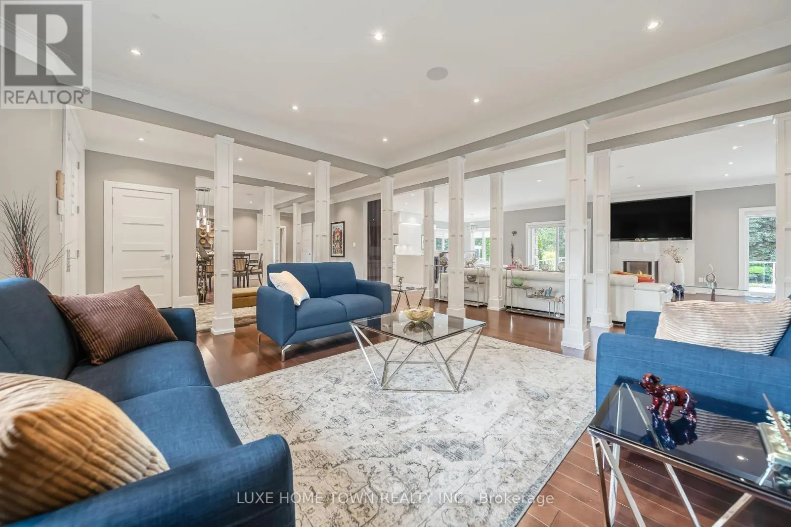 2 PRINCE RUPERT DRIVE