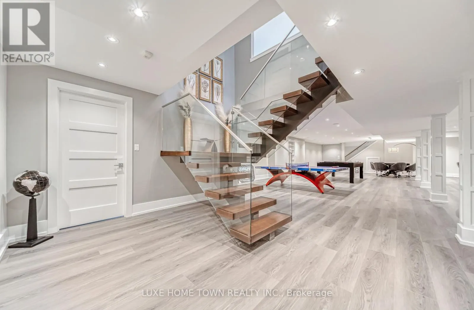2 PRINCE RUPERT DRIVE