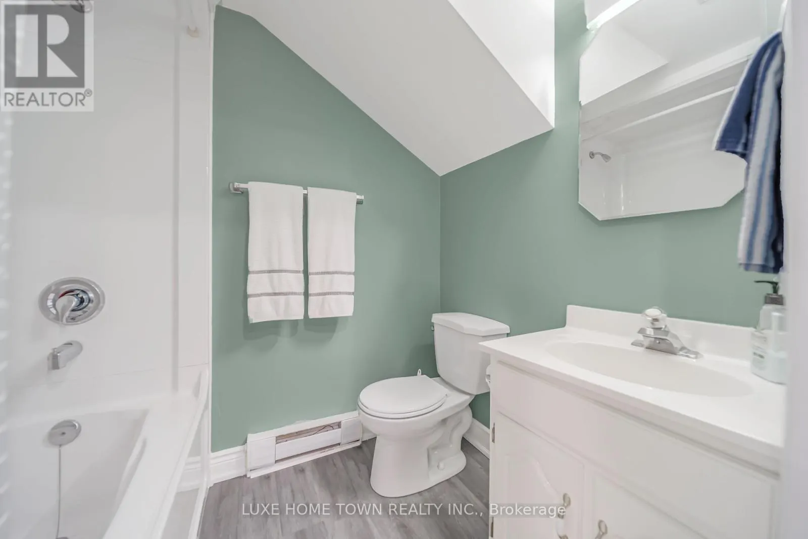 2 PRINCE RUPERT DRIVE