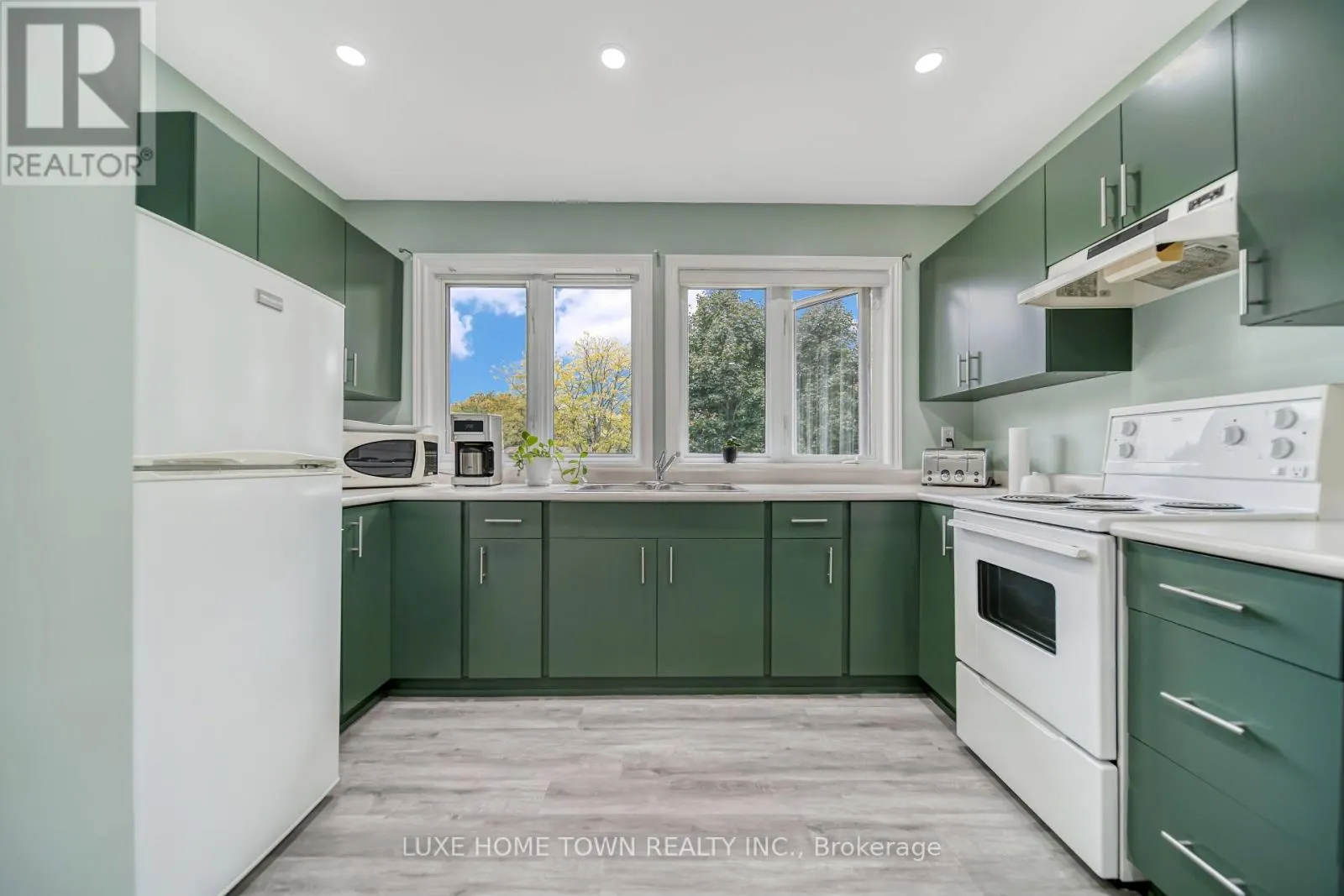 2 PRINCE RUPERT DRIVE
