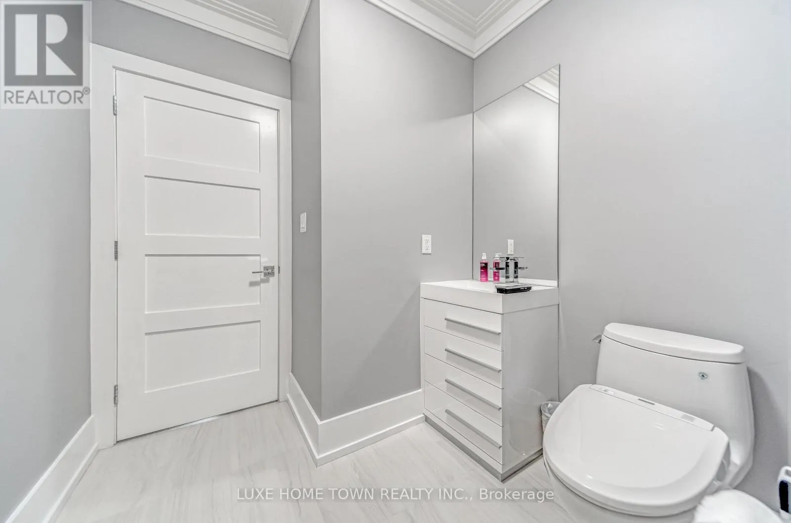 2 PRINCE RUPERT DRIVE