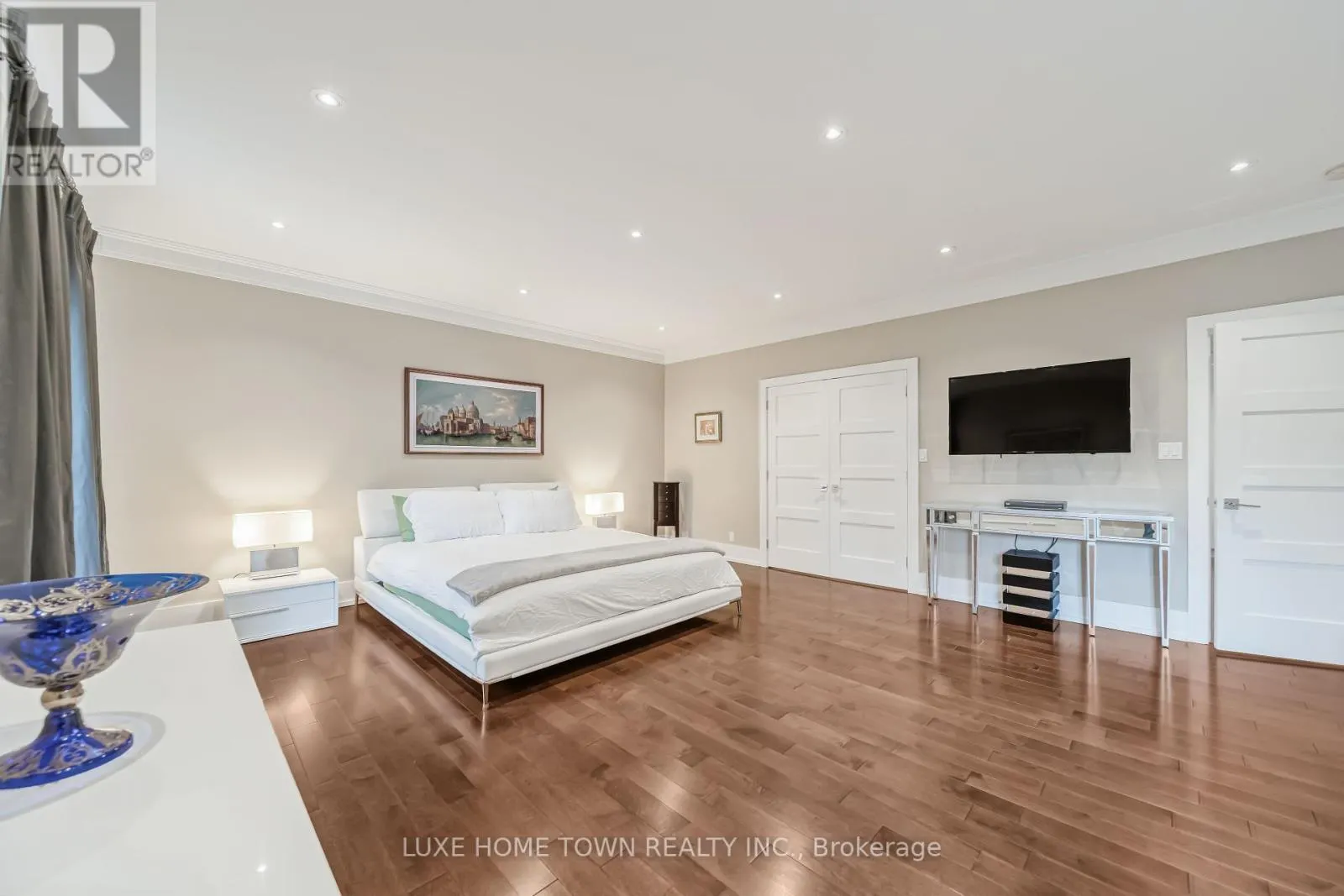 2 PRINCE RUPERT DRIVE