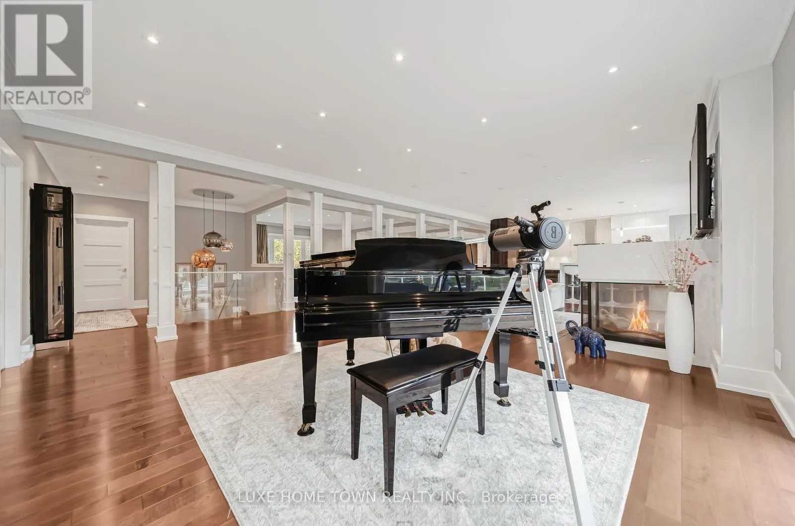 2 PRINCE RUPERT DRIVE