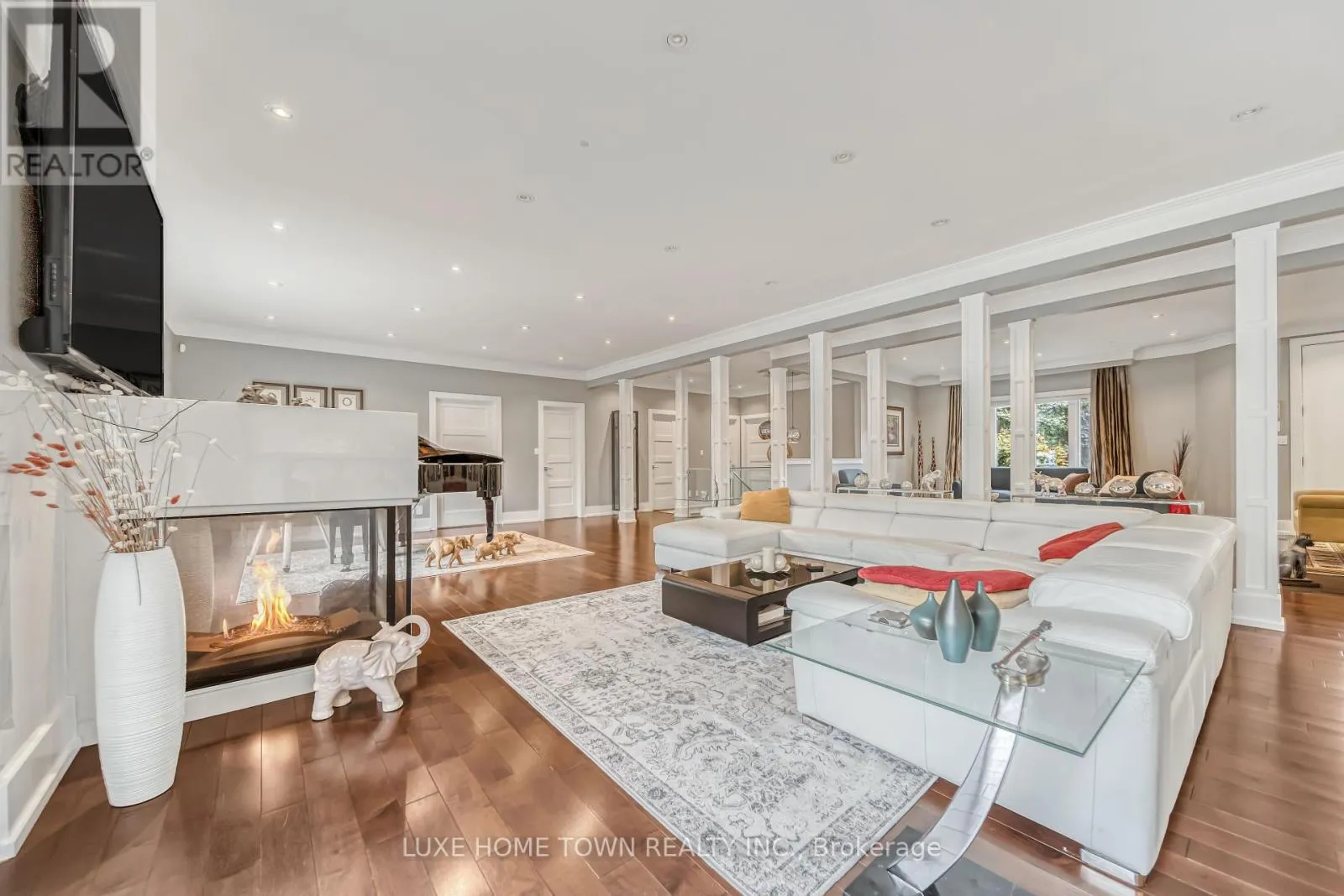 2 PRINCE RUPERT DRIVE