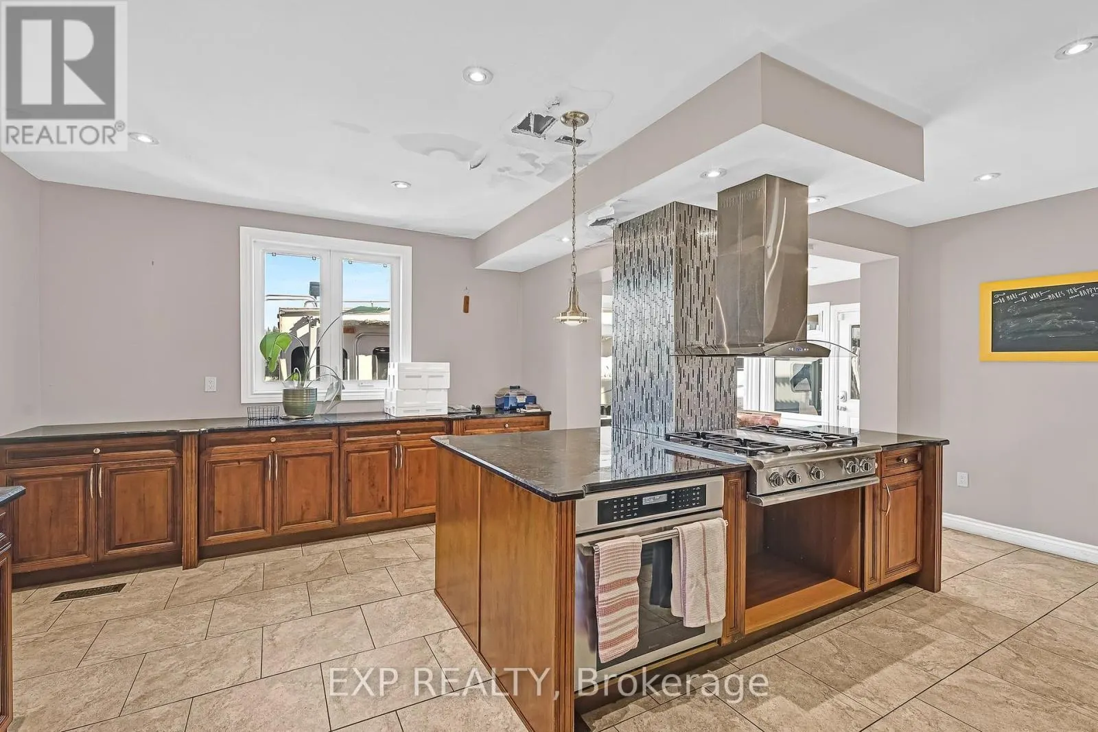 680 WINCHESTER ROAD W