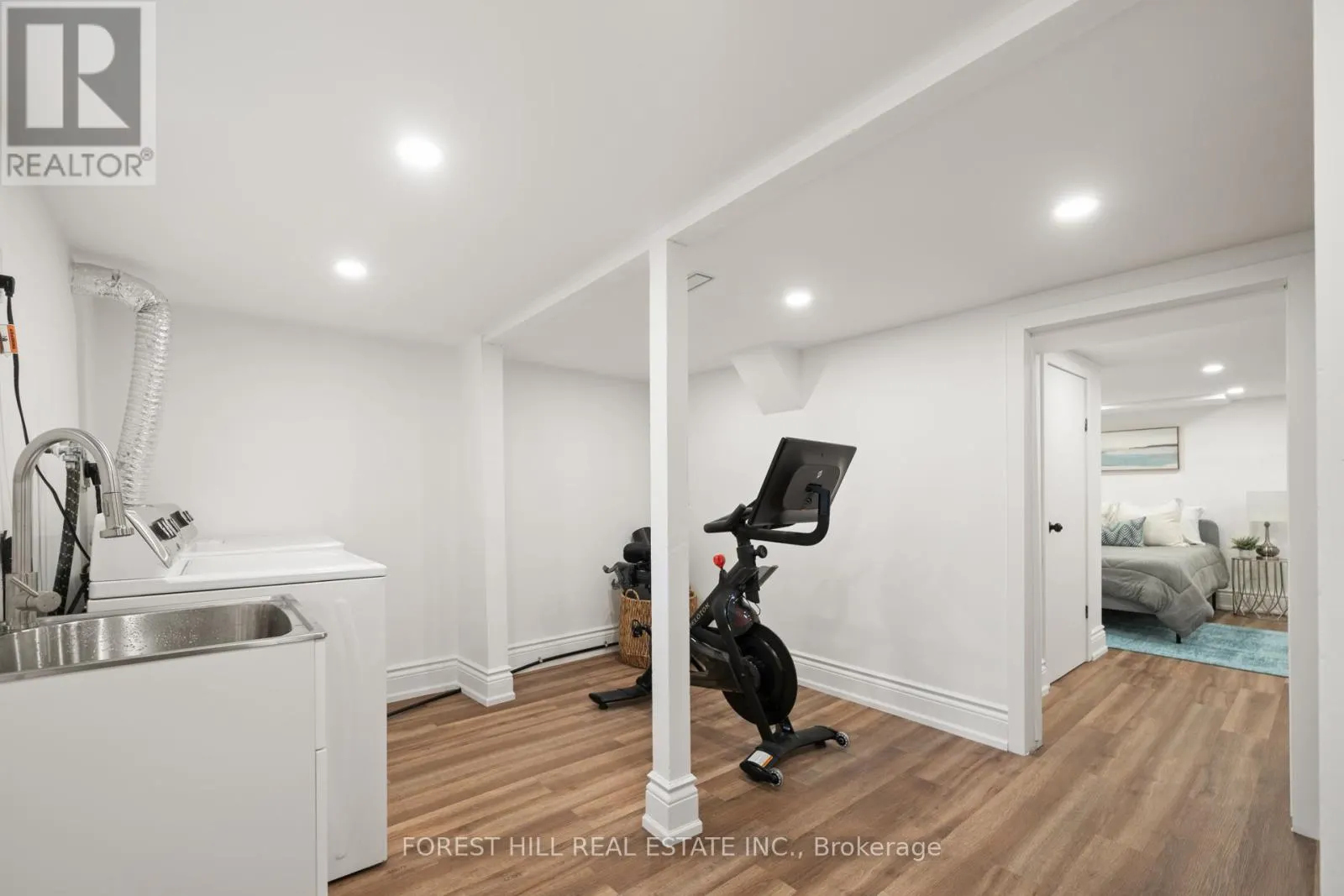 23 MIDBURN AVENUE