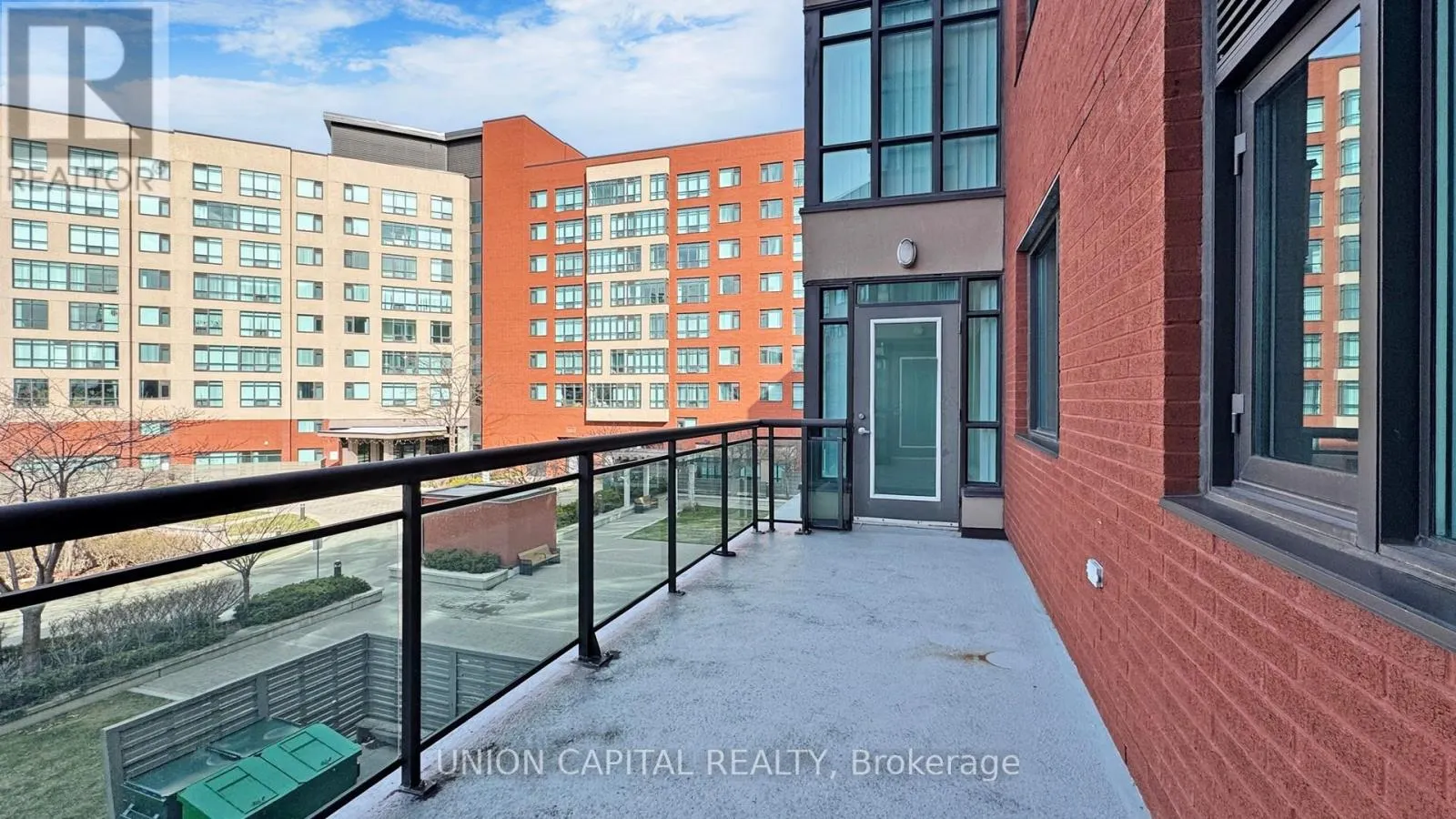 219 - 90 SCOTTFIELD DRIVE