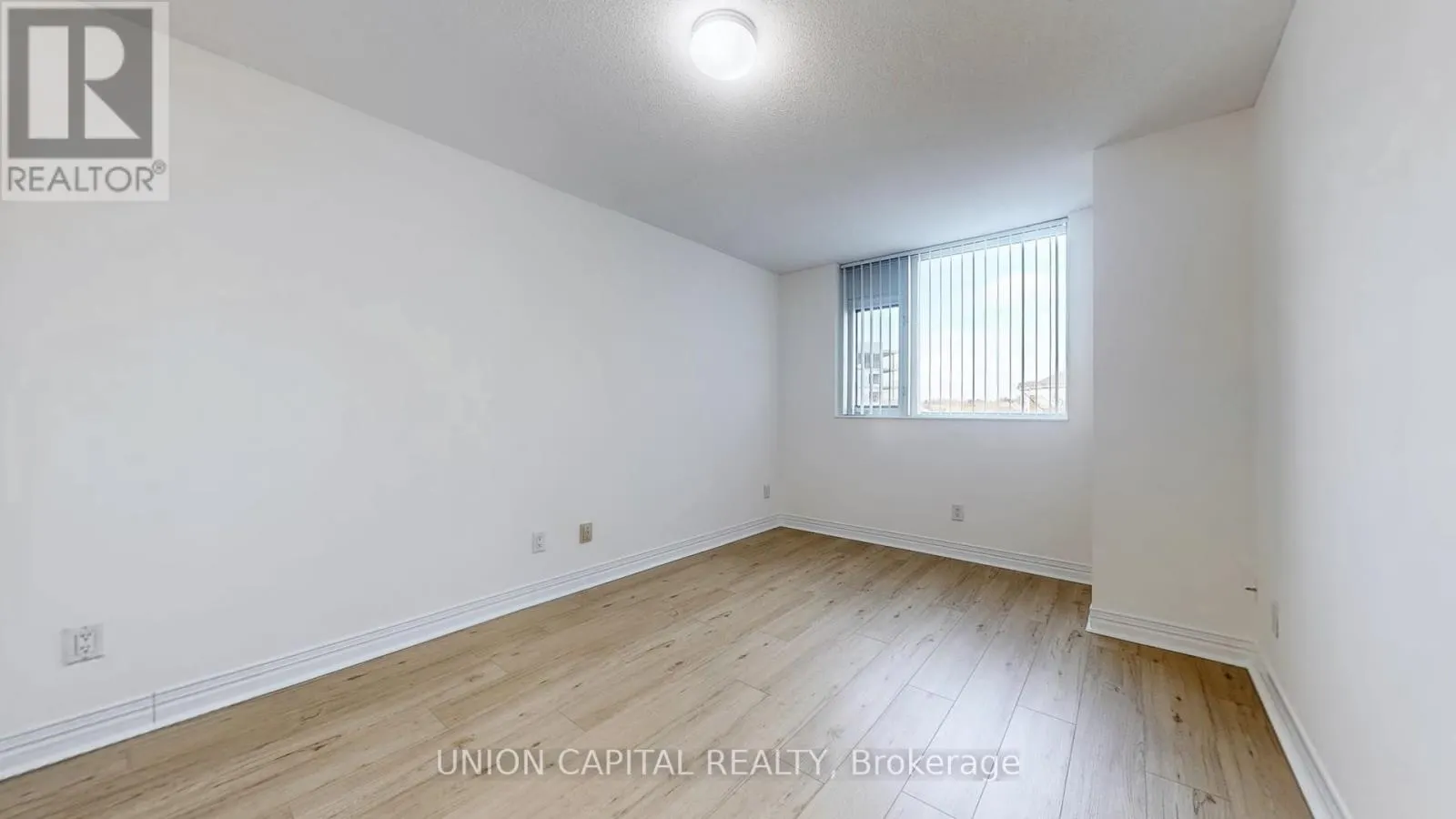 219 - 90 SCOTTFIELD DRIVE
