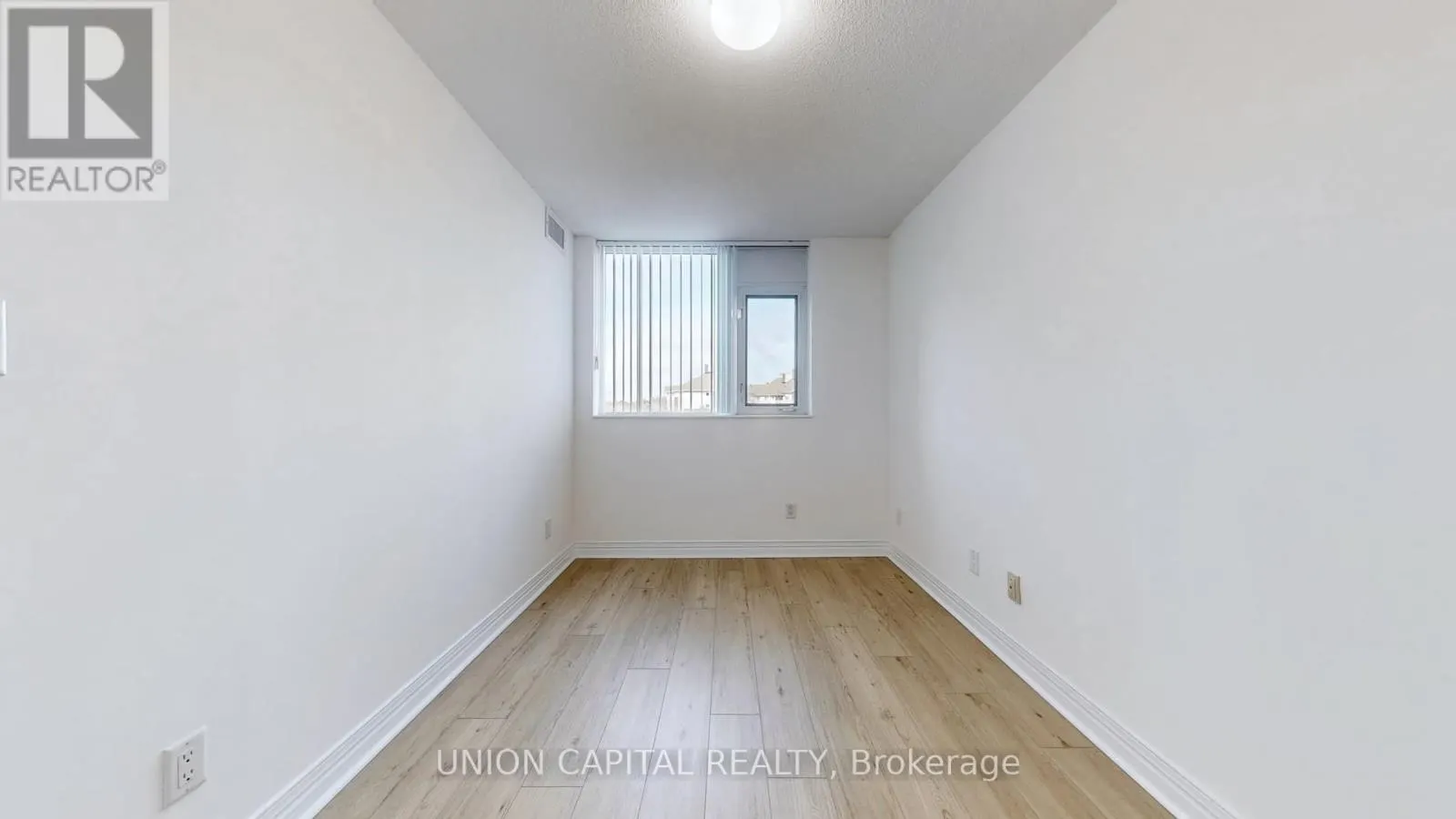 219 - 90 SCOTTFIELD DRIVE