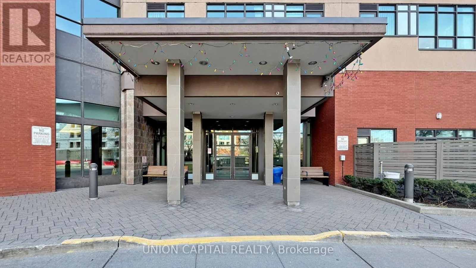 219 - 90 SCOTTFIELD DRIVE