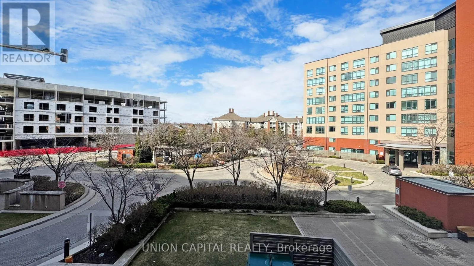 219 - 90 SCOTTFIELD DRIVE
