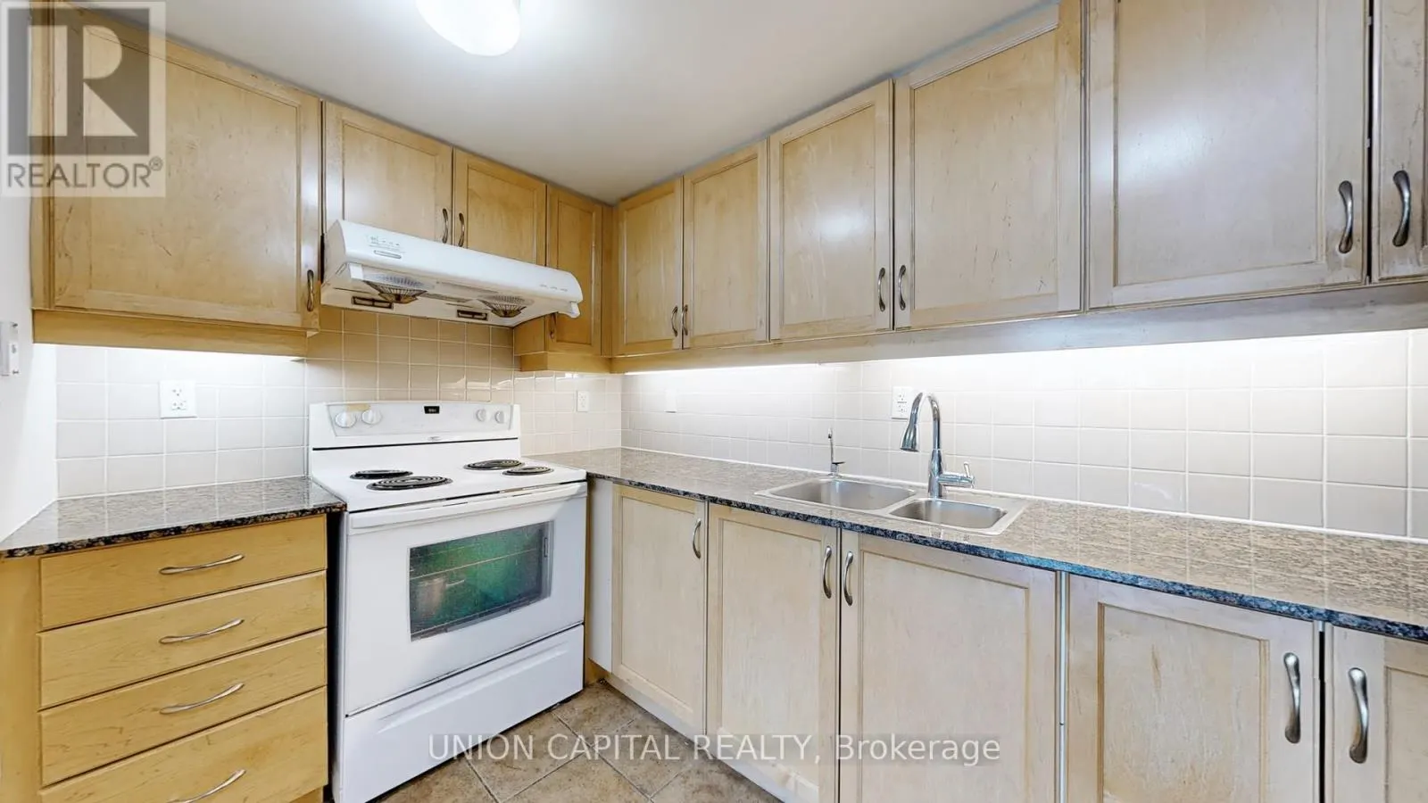 219 - 90 SCOTTFIELD DRIVE